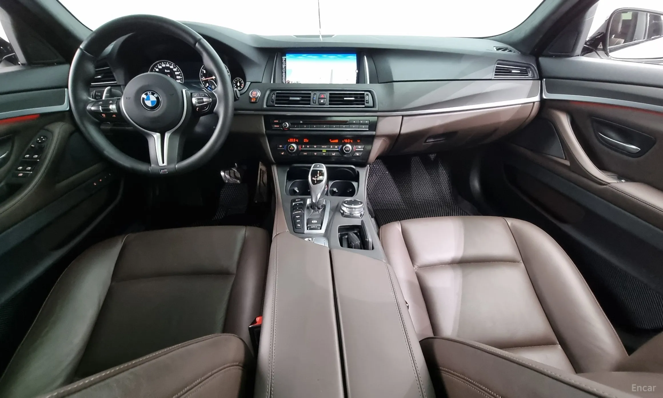 BMW 5 Series (F10) превью 4