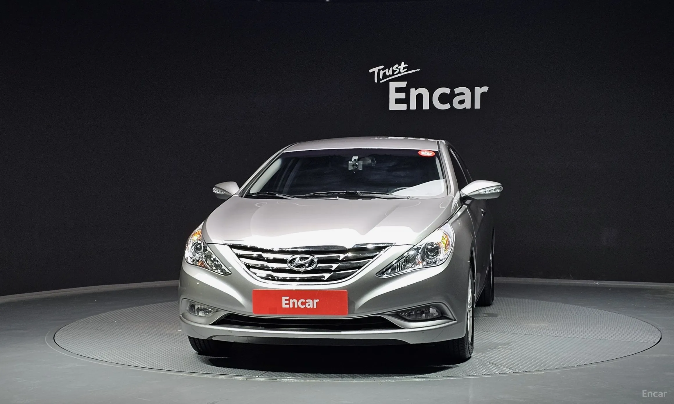 Hyundai YF Sonata превью 2