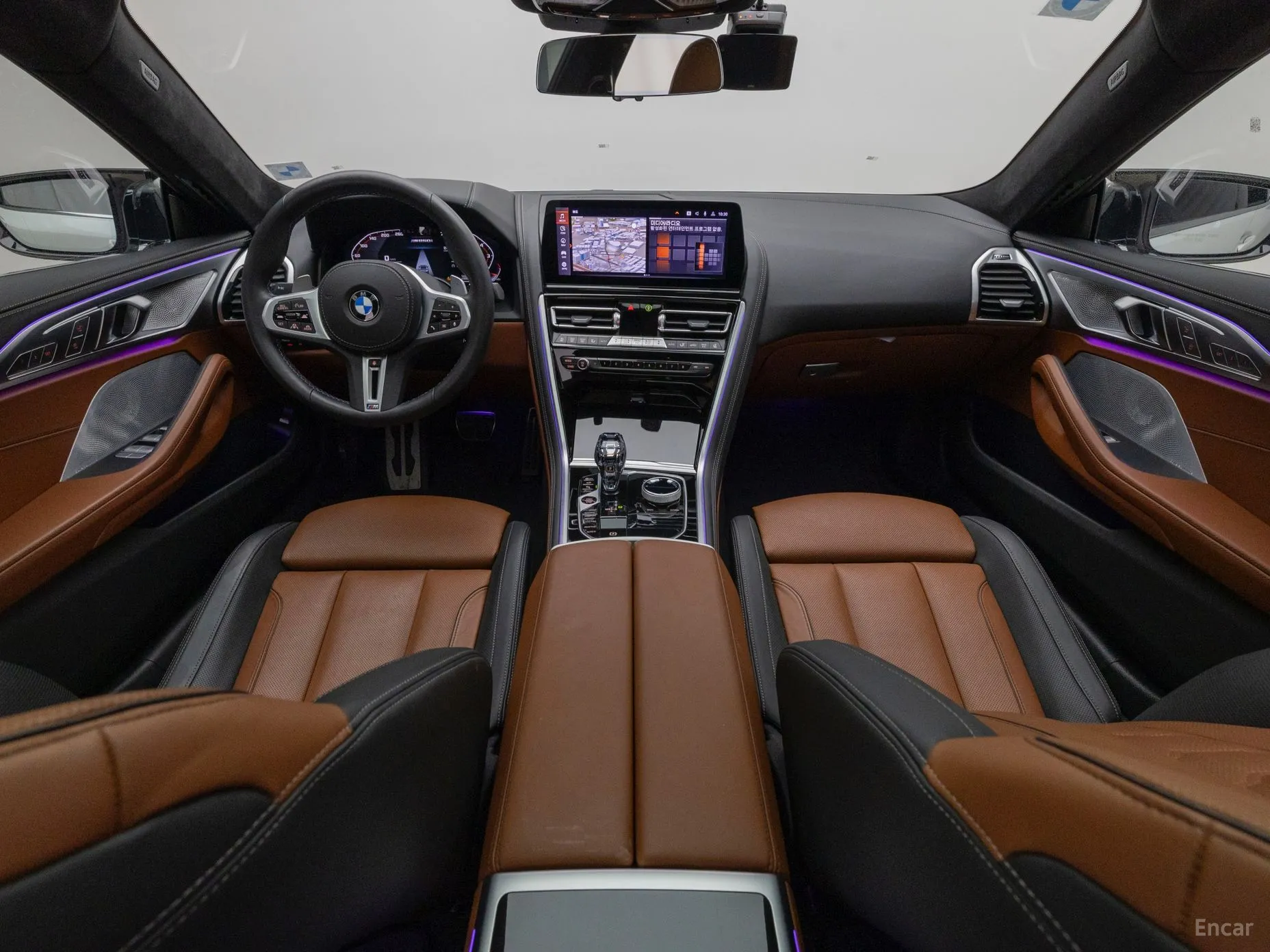 BMW 8-series (G15) превью 4