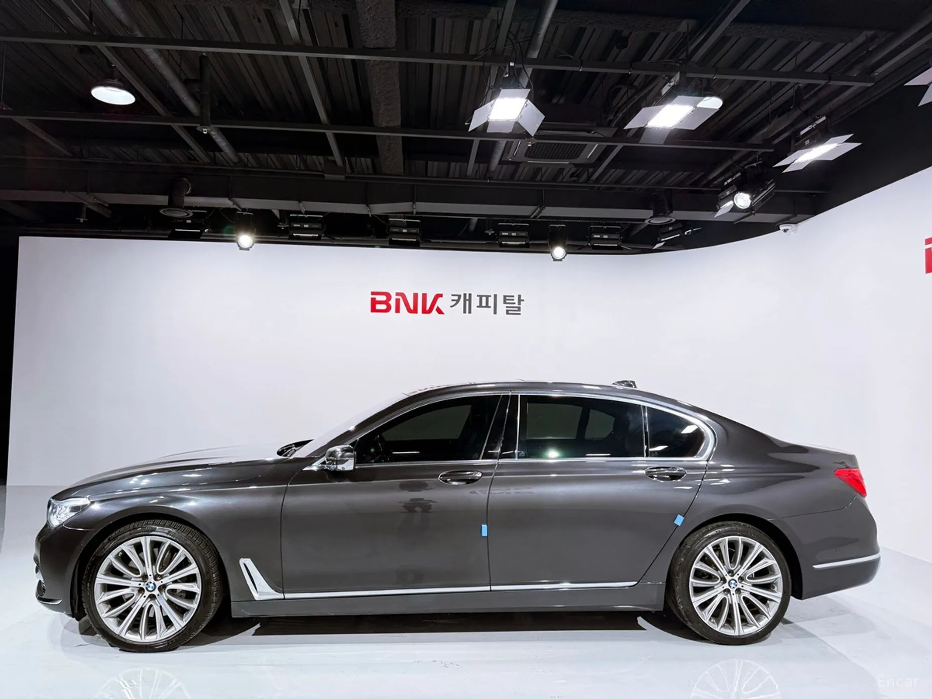 BMW 7 Series (G11) превью 2