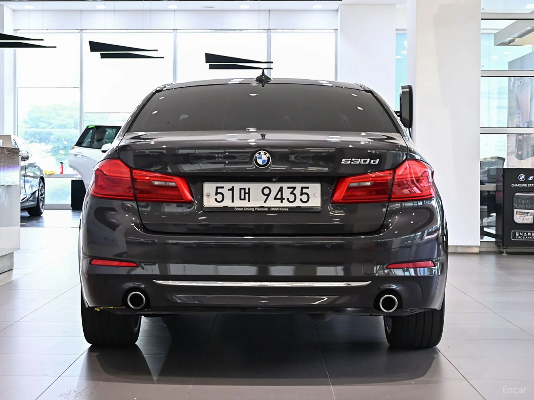 BMW 5 Series (G30) превью 2