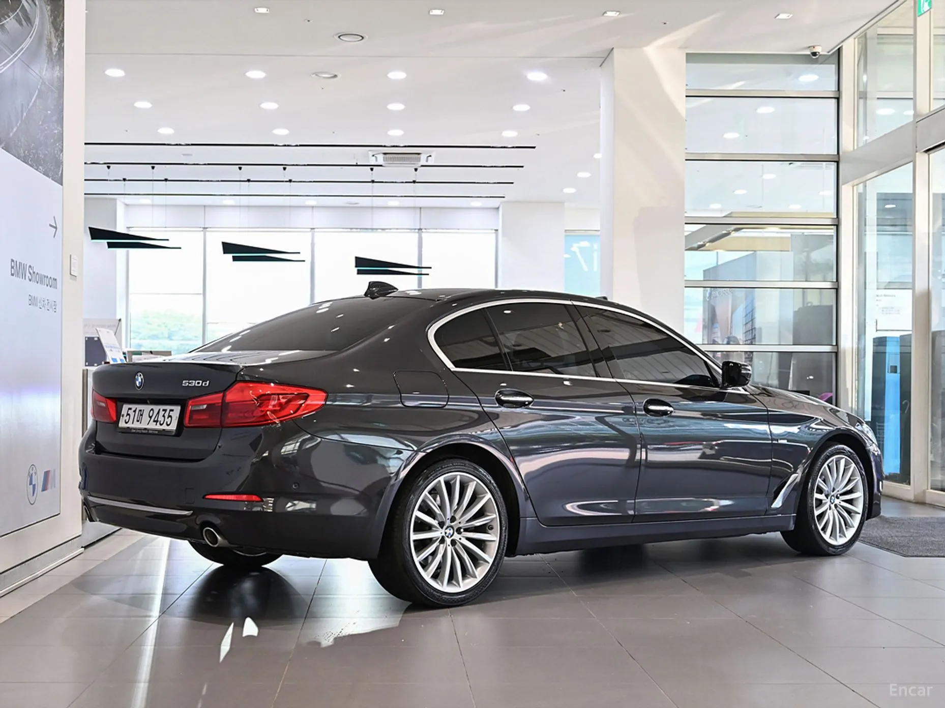 BMW 5 Series (G30) превью 3