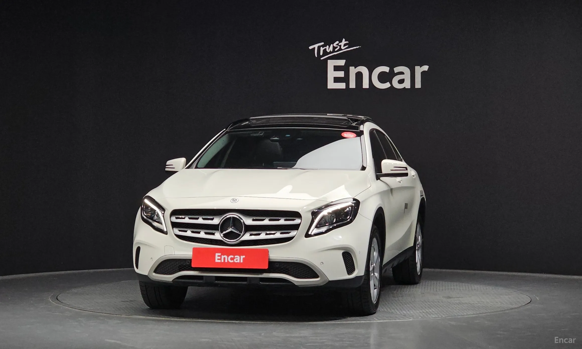 Mercedes Benz GLA-Class X156
