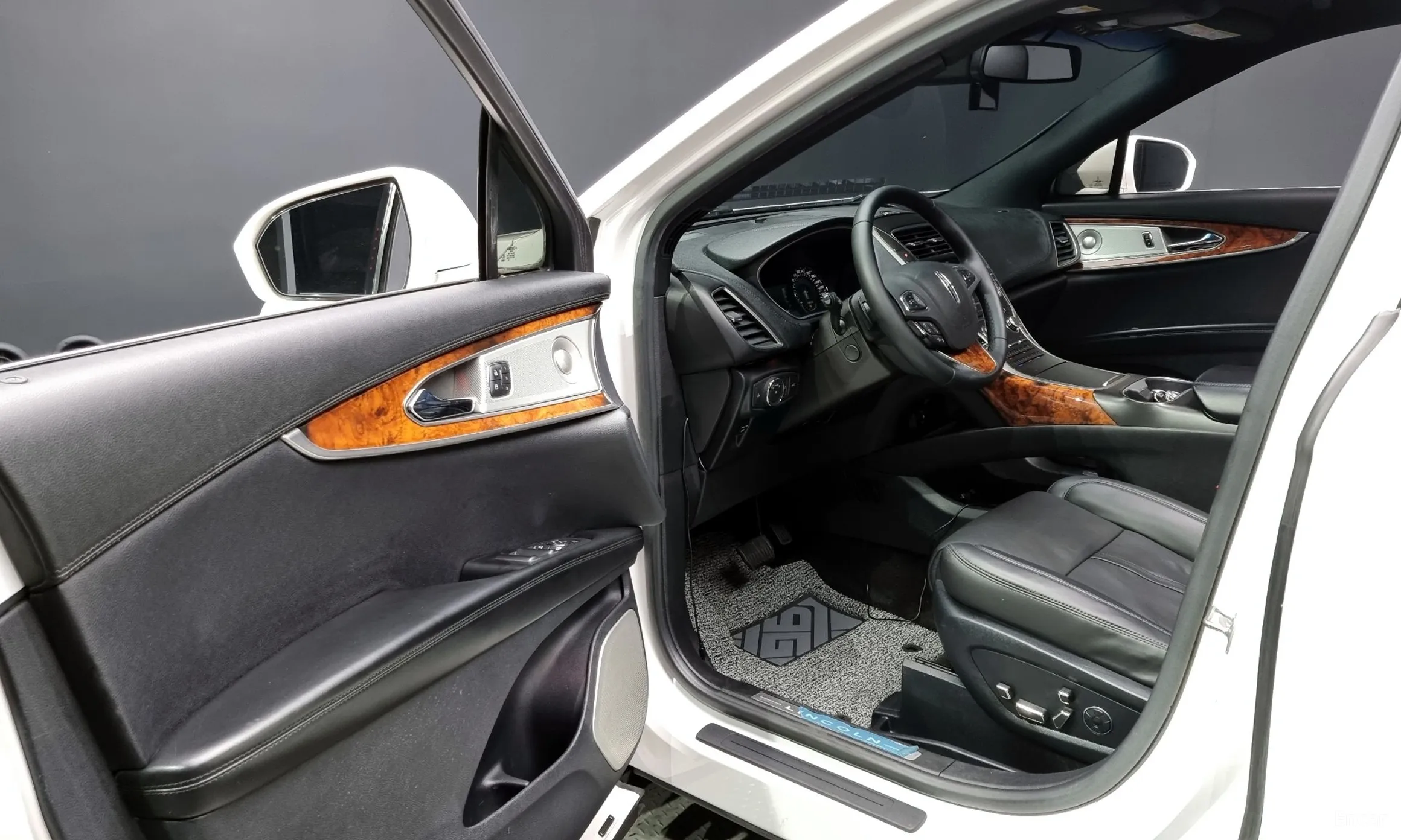 Lincoln MKX 2nd Generation превью 10