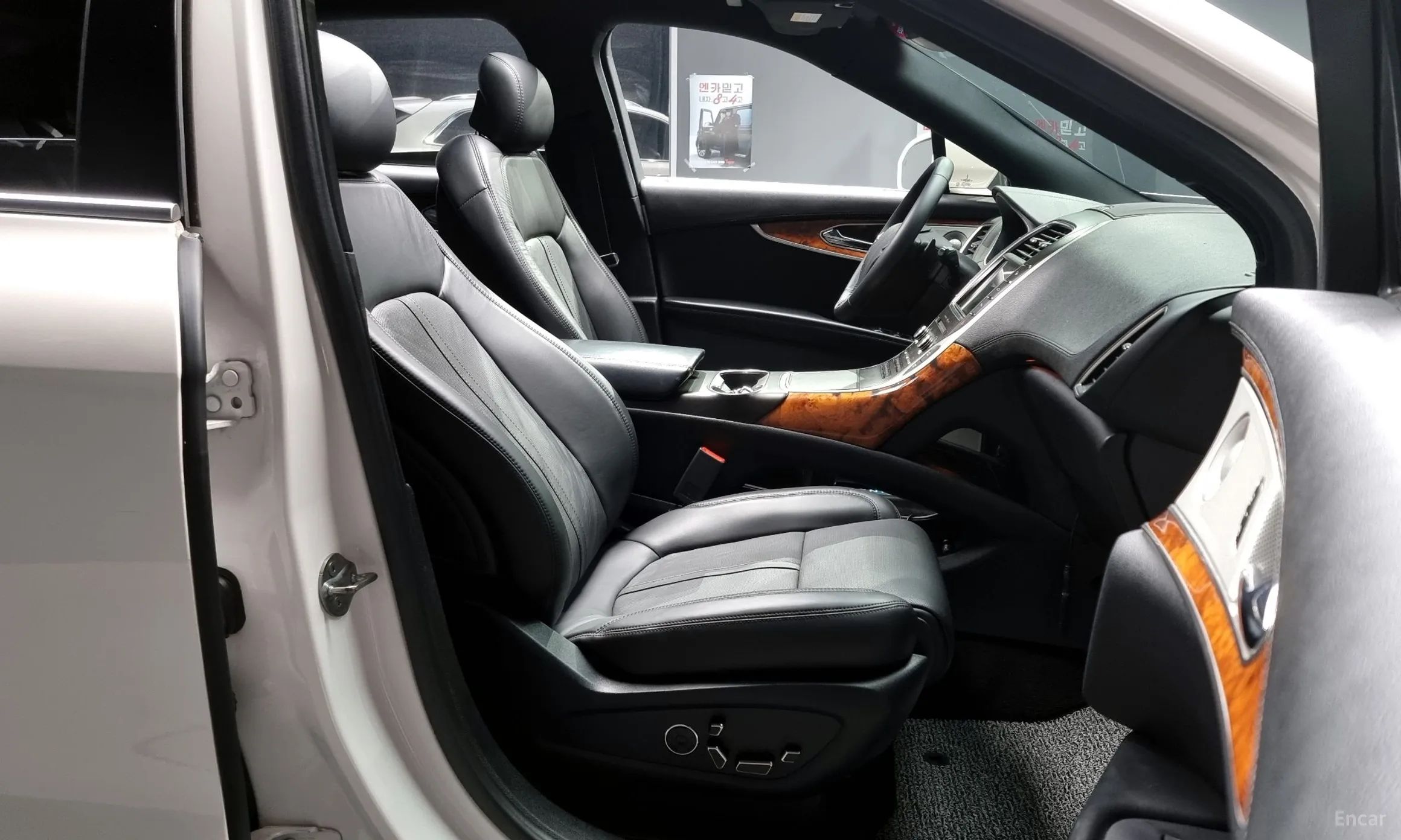 Lincoln MKX 2nd Generation превью 11