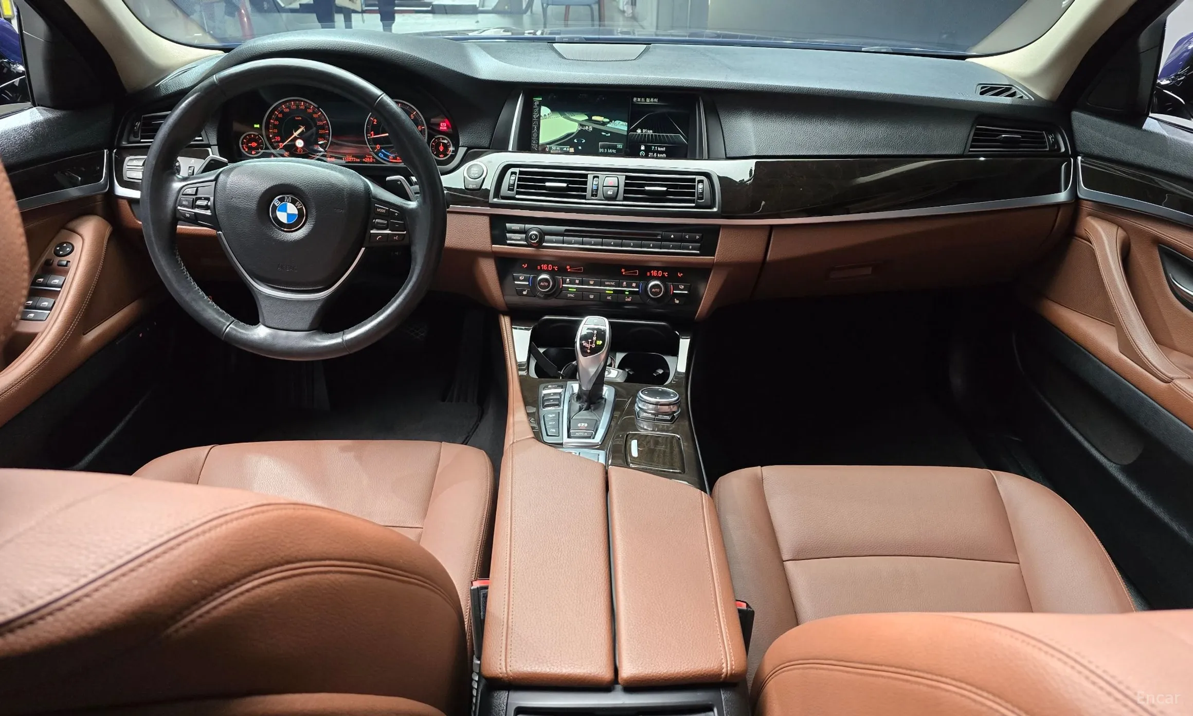 BMW 5 Series (F10) превью 4