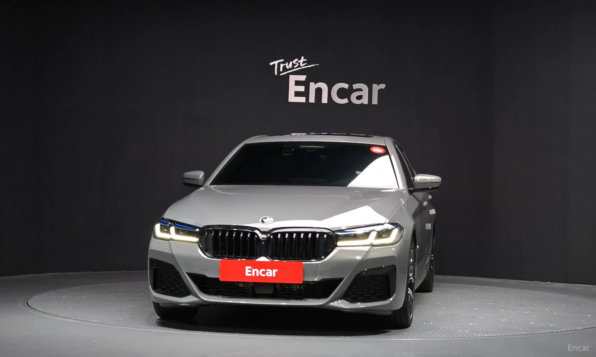 BMW 5 Series (G30) превью 2