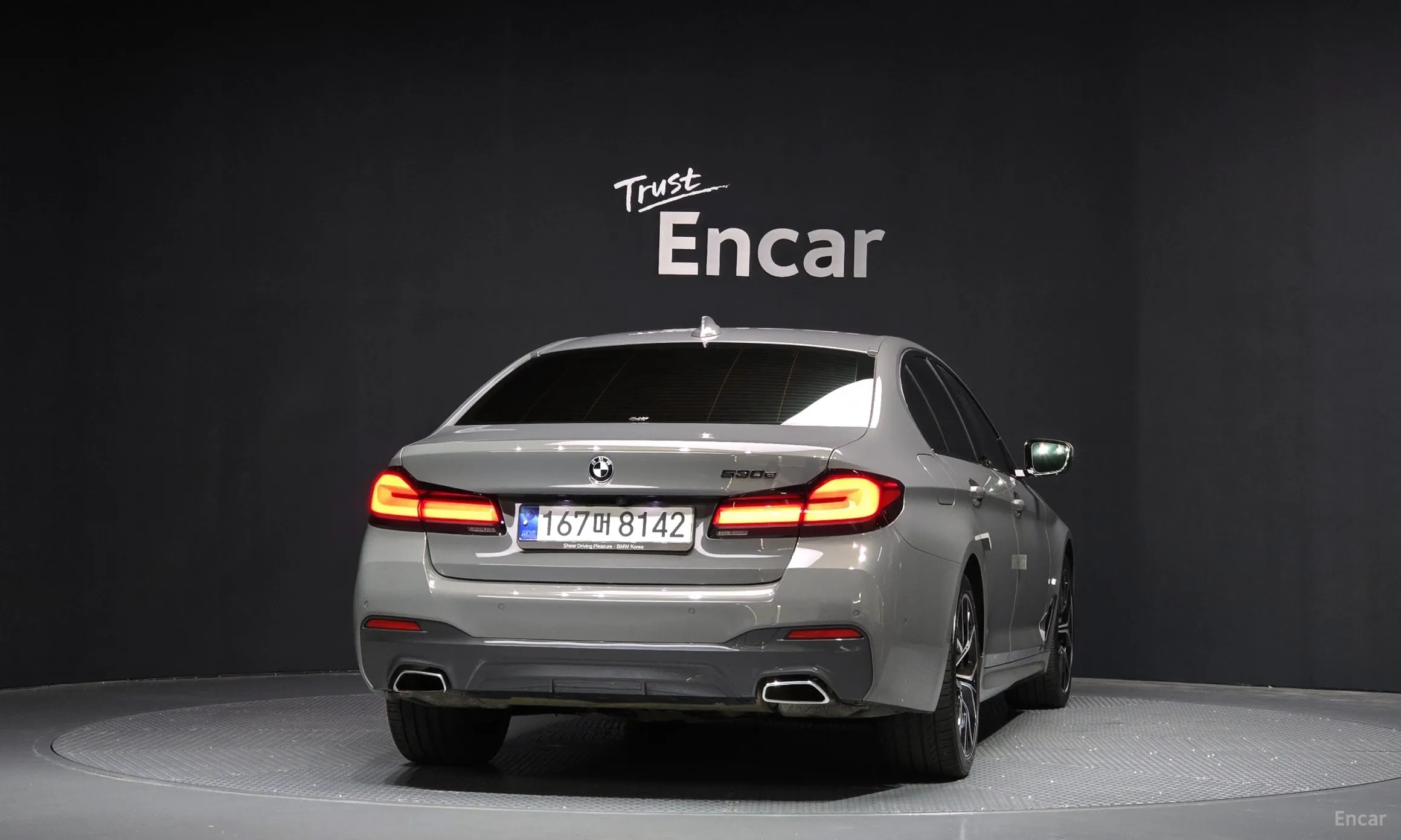 BMW 5 Series (G30) превью 3