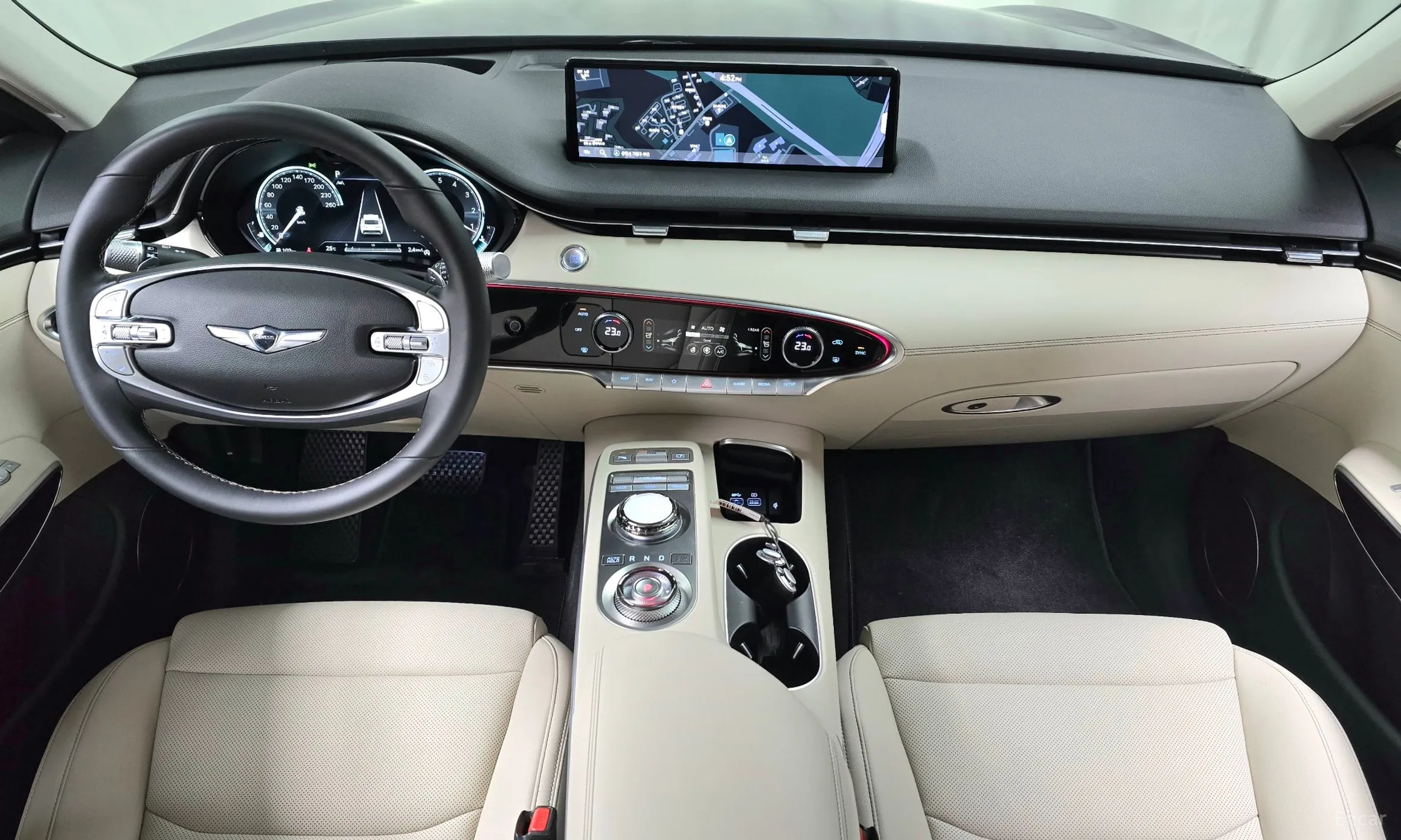 Genesis GV70 превью 4