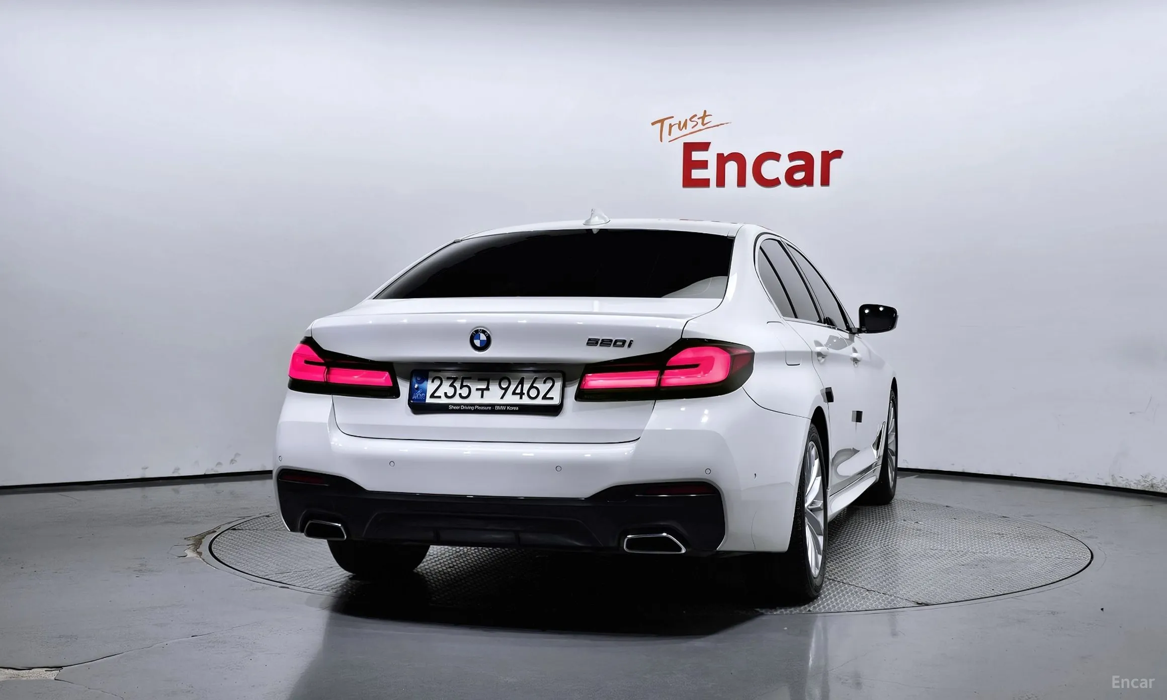 BMW 5 Series (G30) превью 3