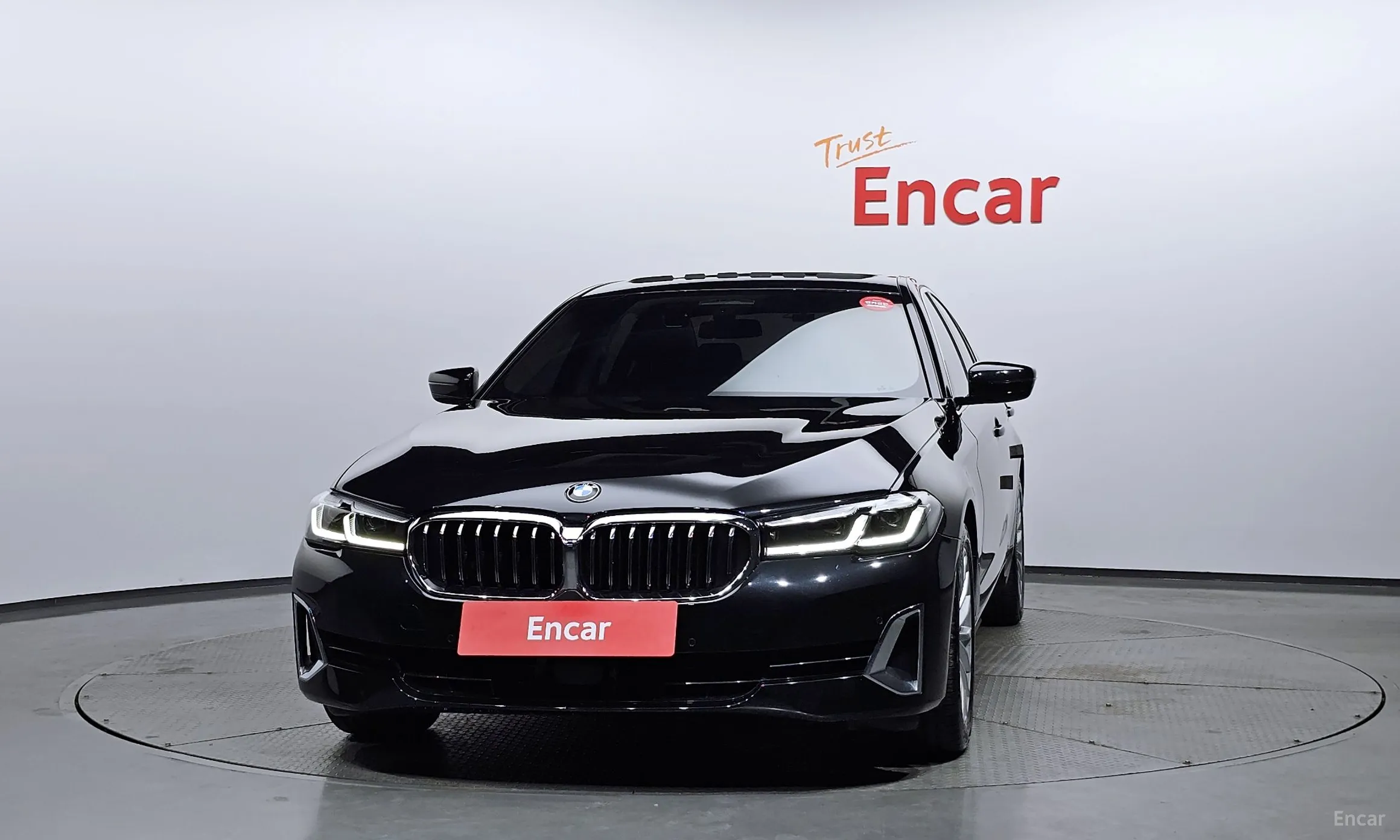 BMW 5 Series (G30) превью 2