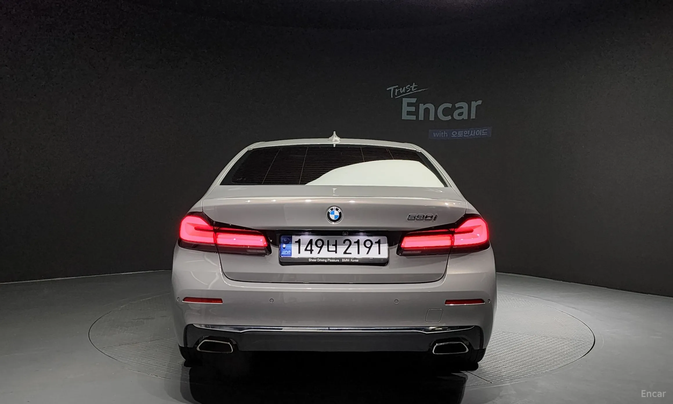 BMW 5 Series (G30) превью 3