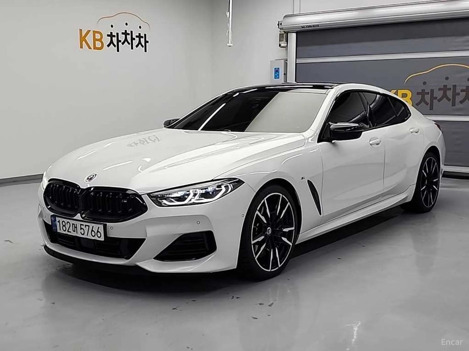 BMW 8-series (G15)