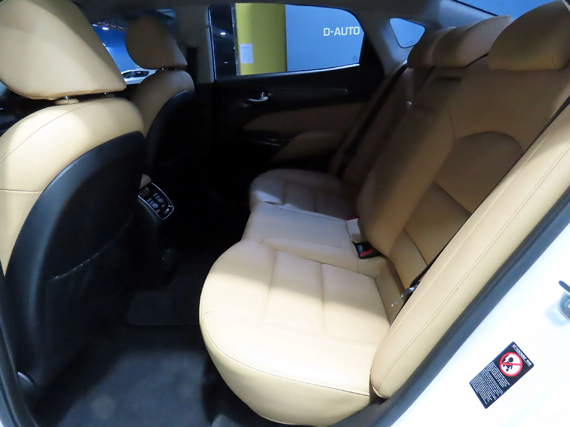 Kia K7 Premier превью 4