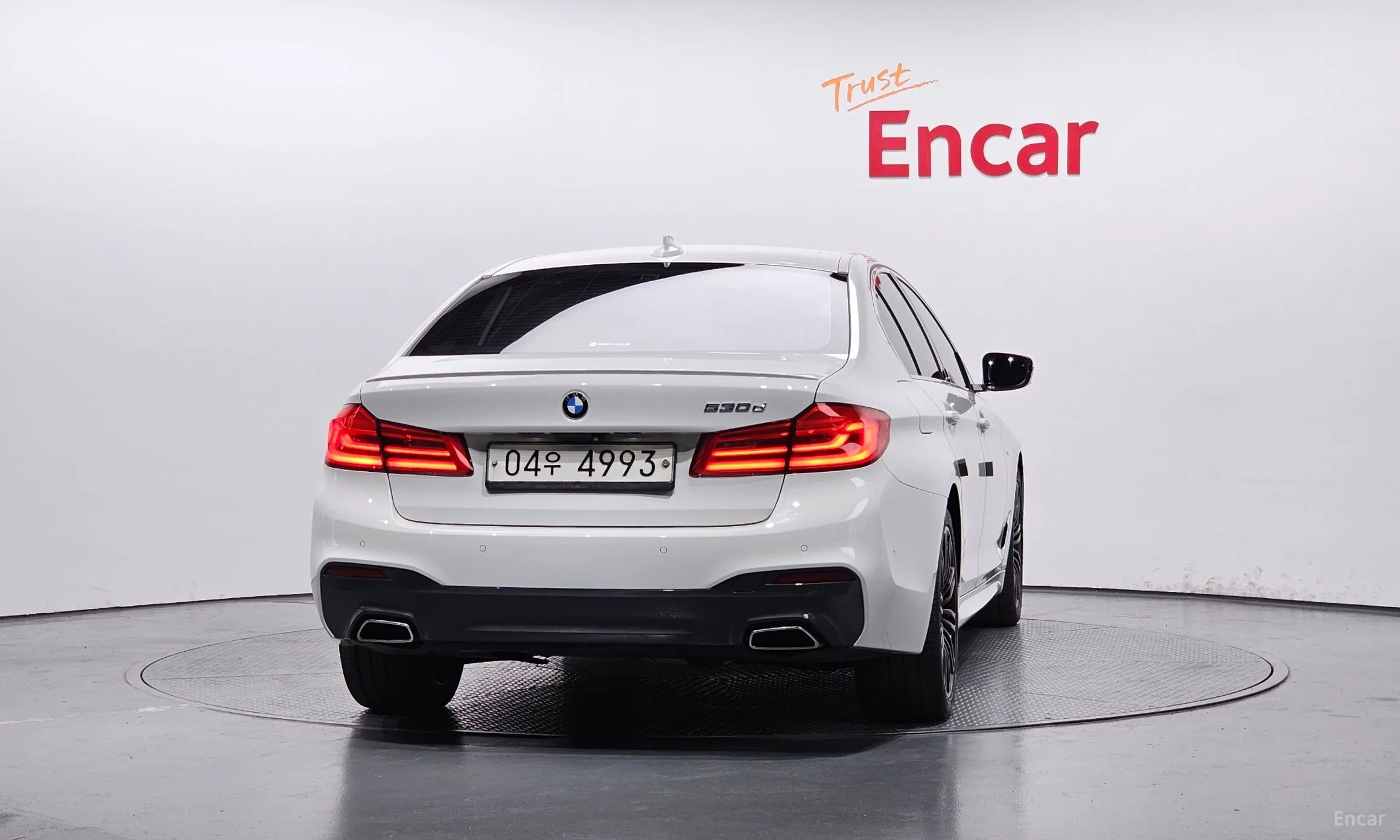 BMW 5 Series (G30) превью 3