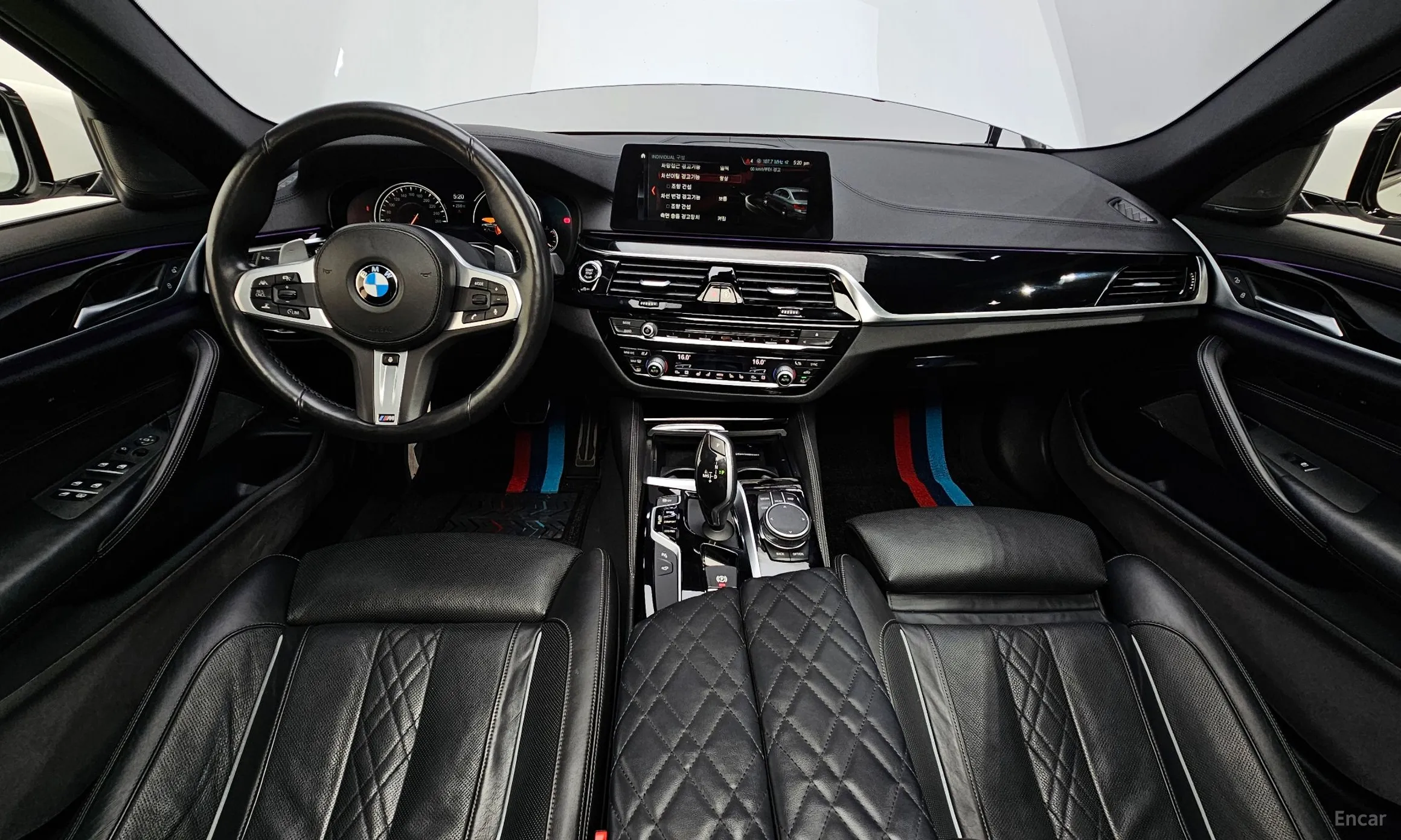 BMW 5 Series (G30) превью 4