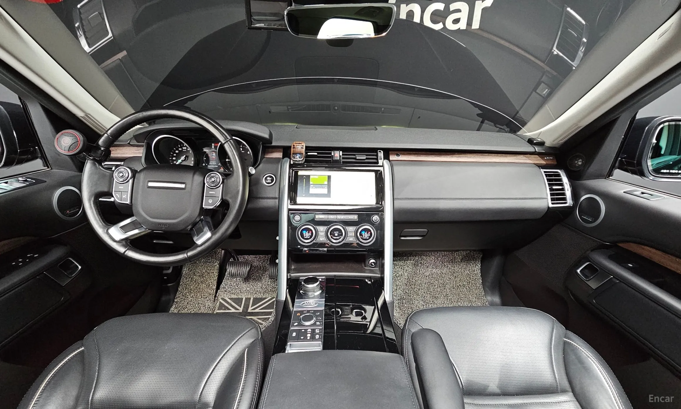 Land Rover Discovery 5 превью 4