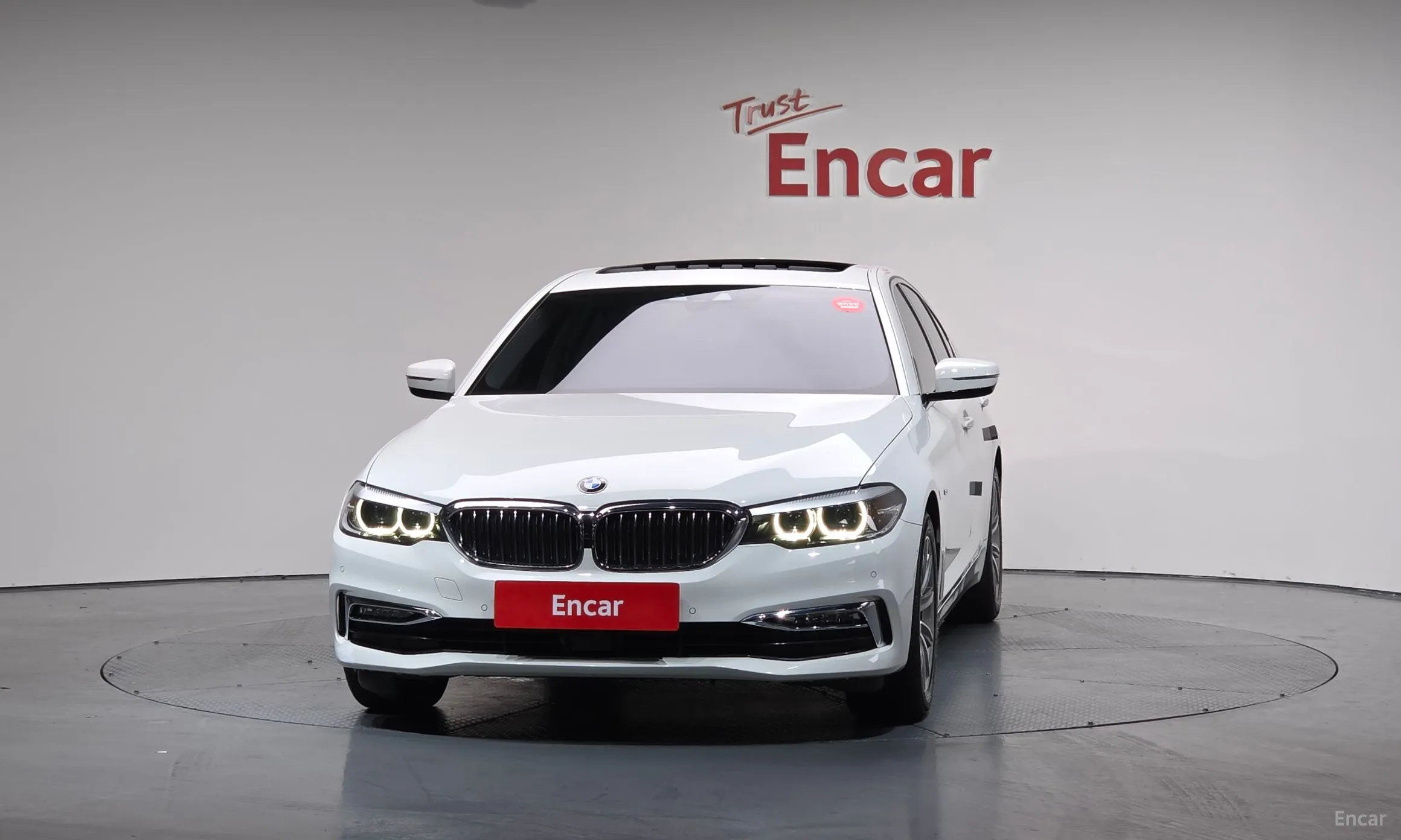 BMW 5 Series (G30) превью 2
