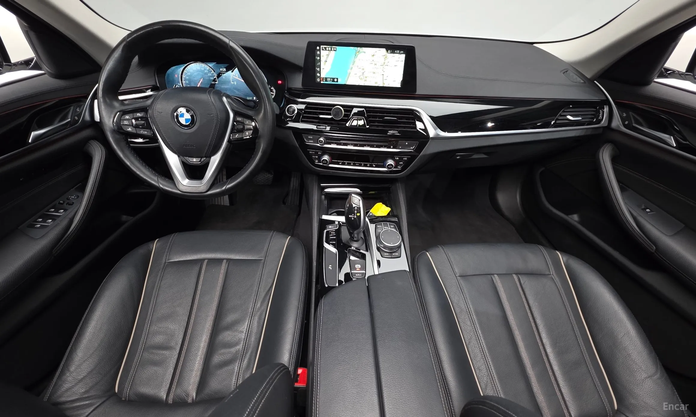 BMW 5 Series (G30) превью 4