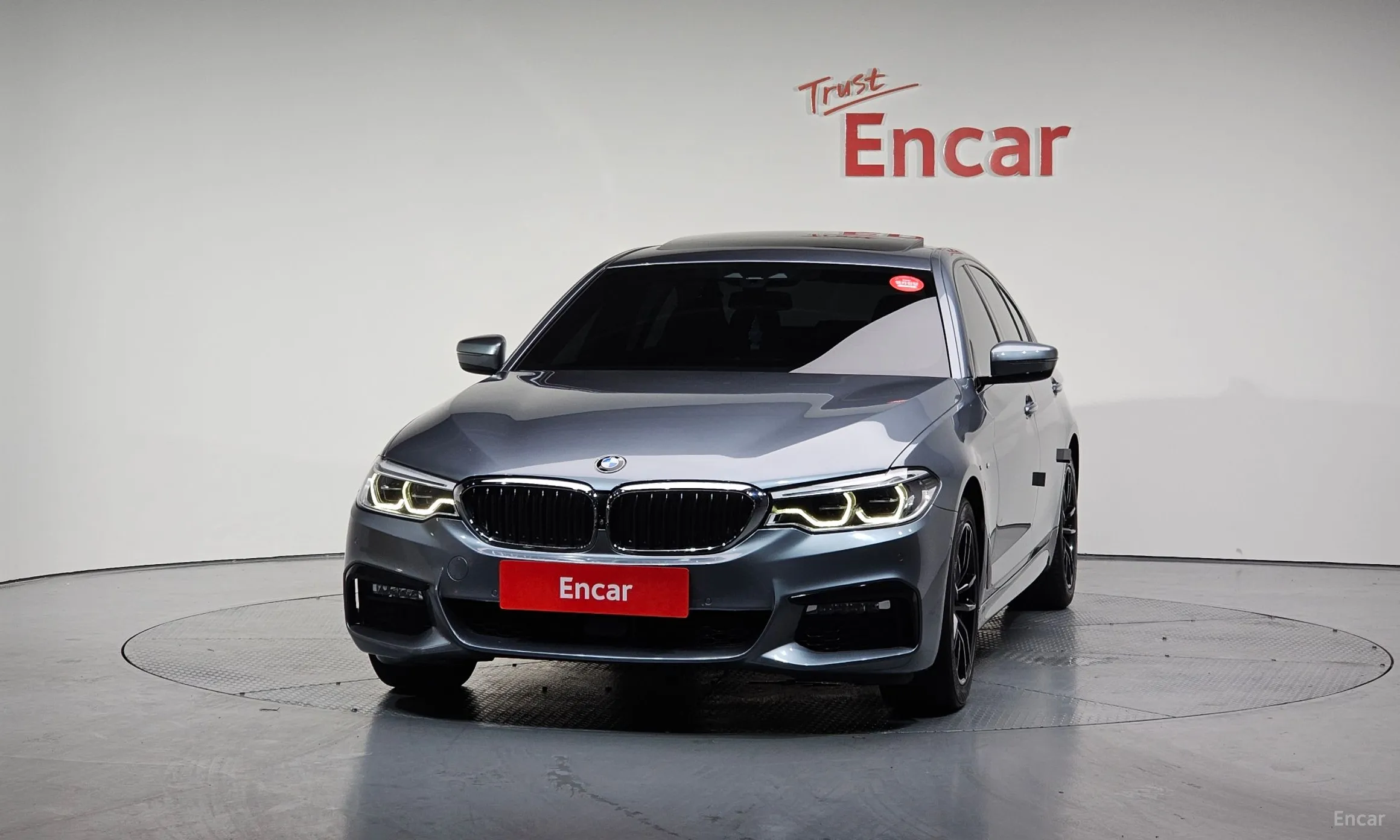 BMW 5 Series (G30) превью 2