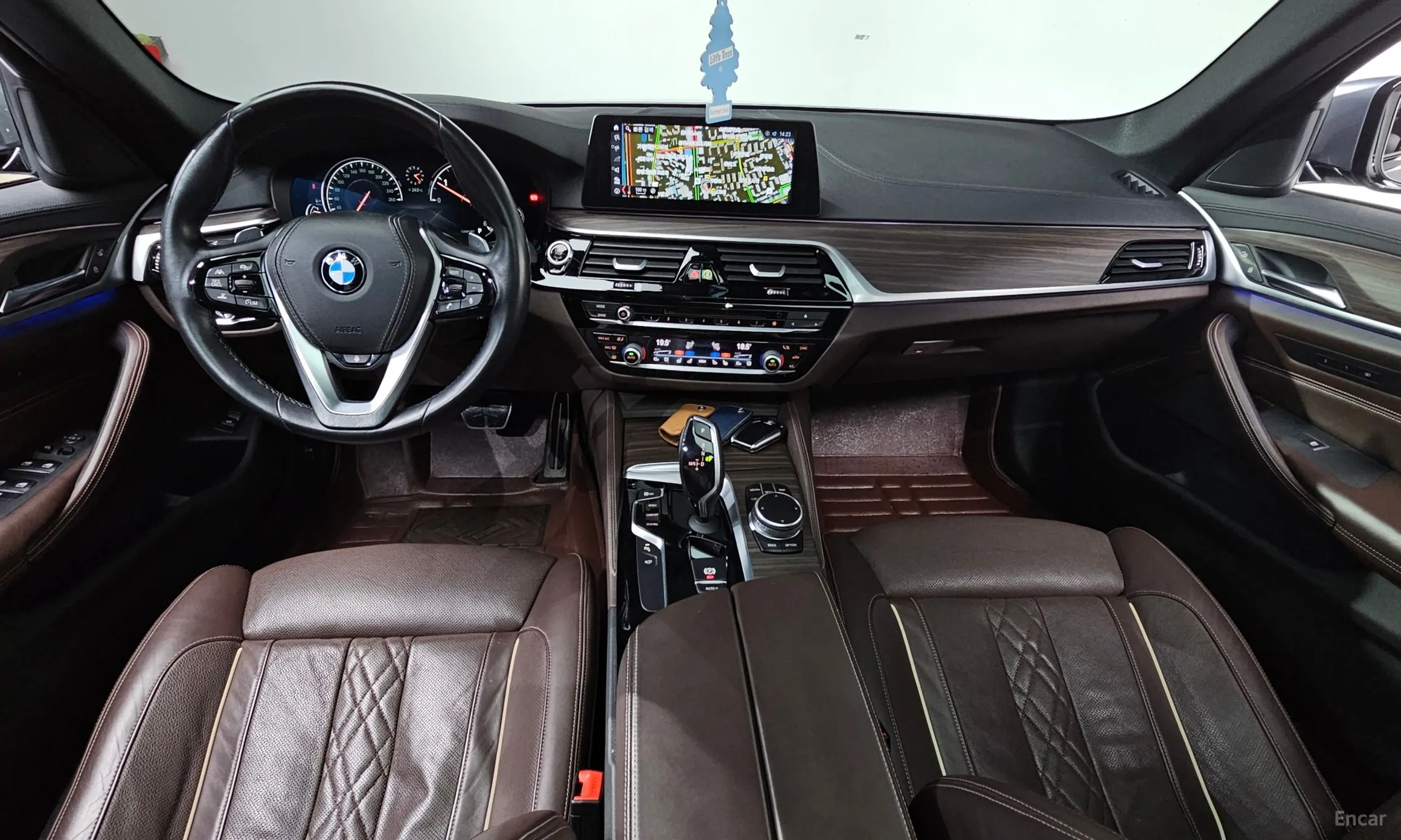 BMW 5 Series (G30) превью 4
