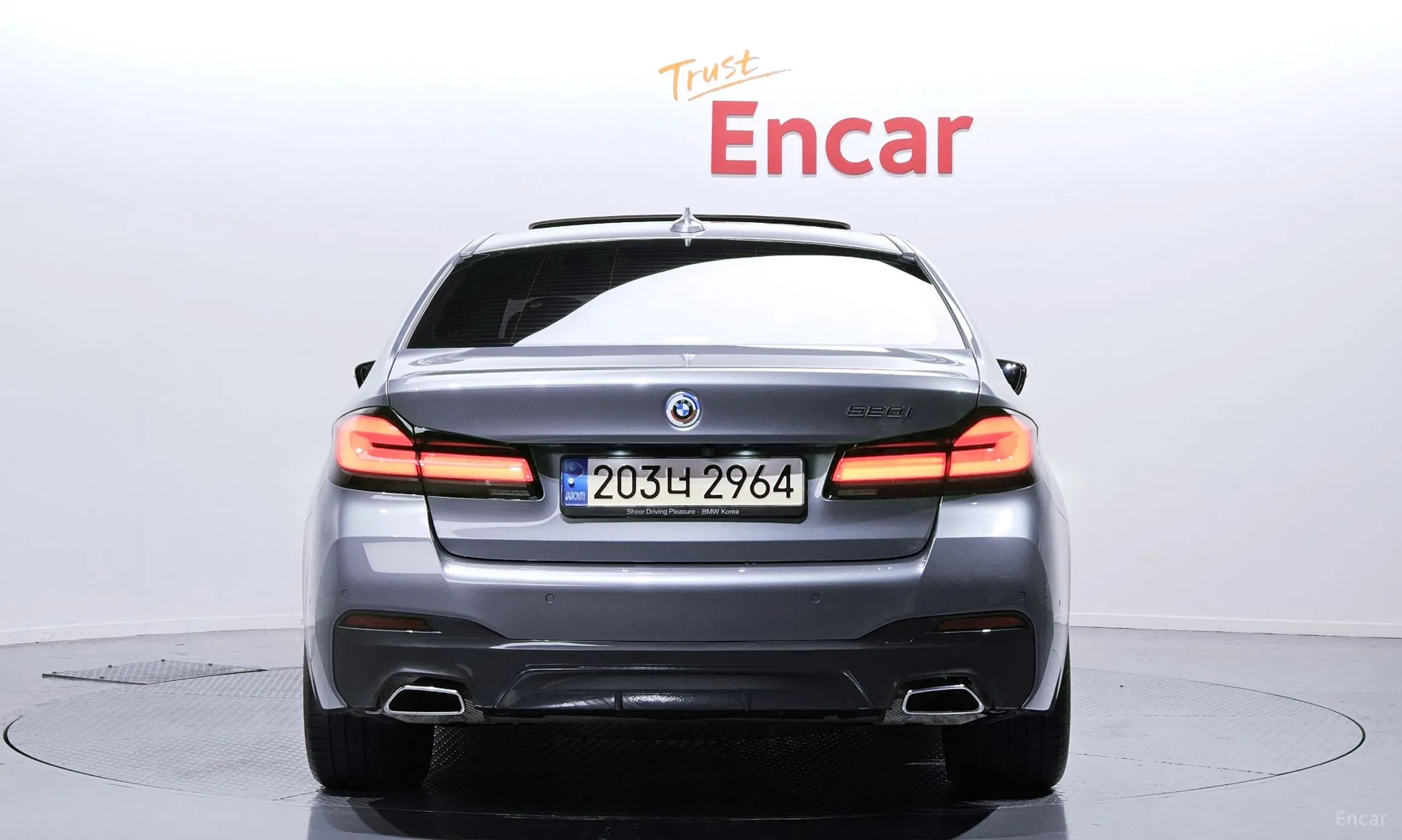 BMW 5 Series (G30) превью 3