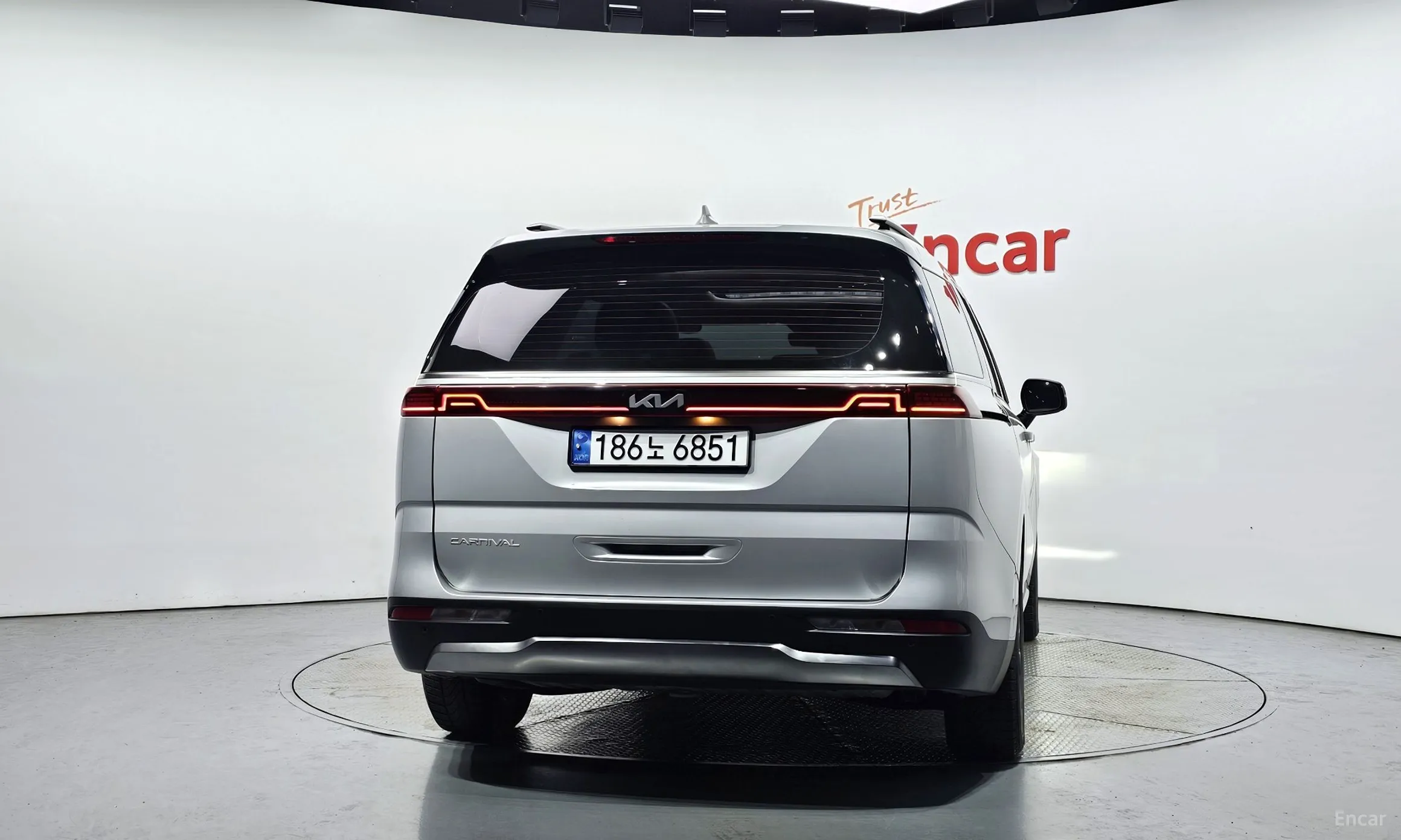 Kia Carnival Gen 4 превью 3