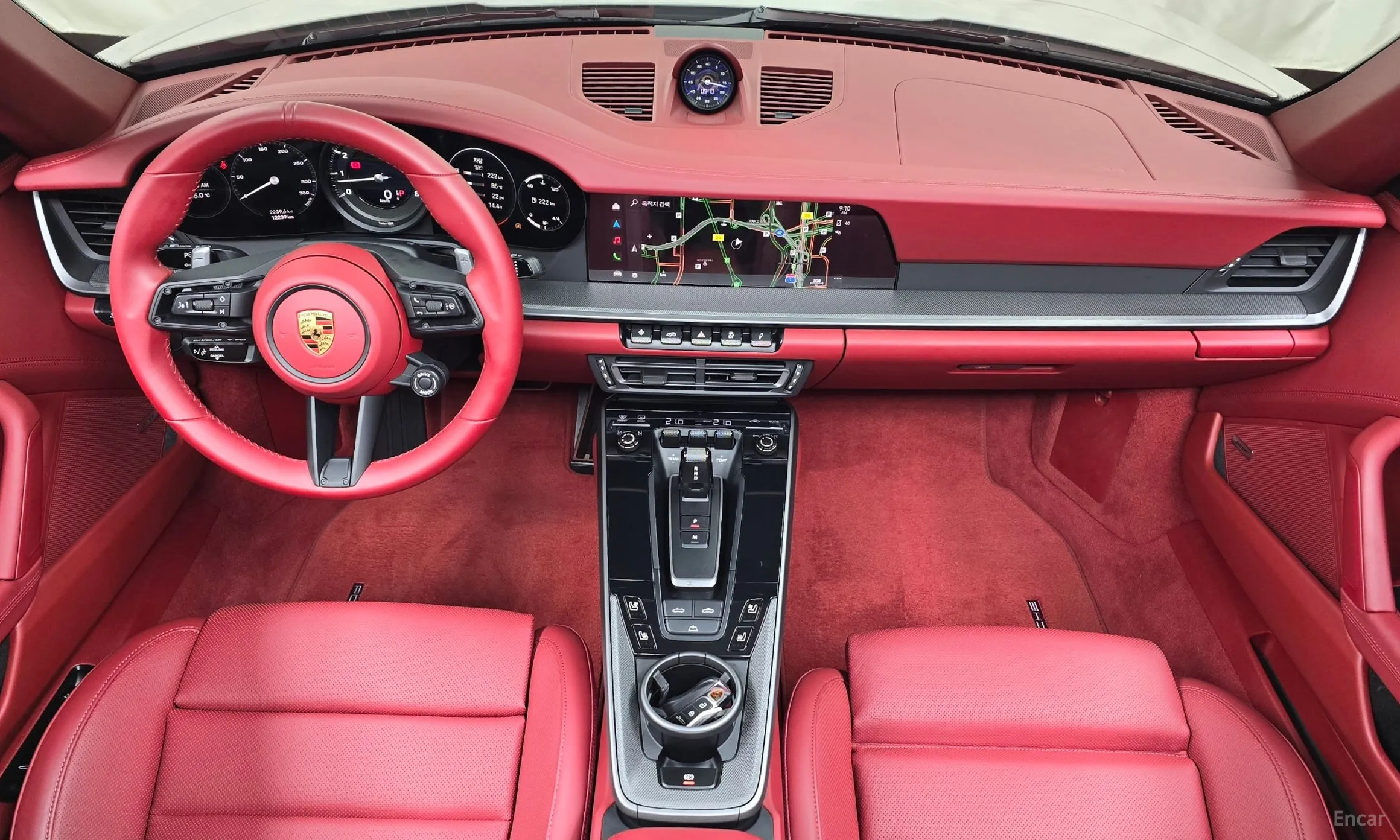 Porsche 911 (992) превью 4