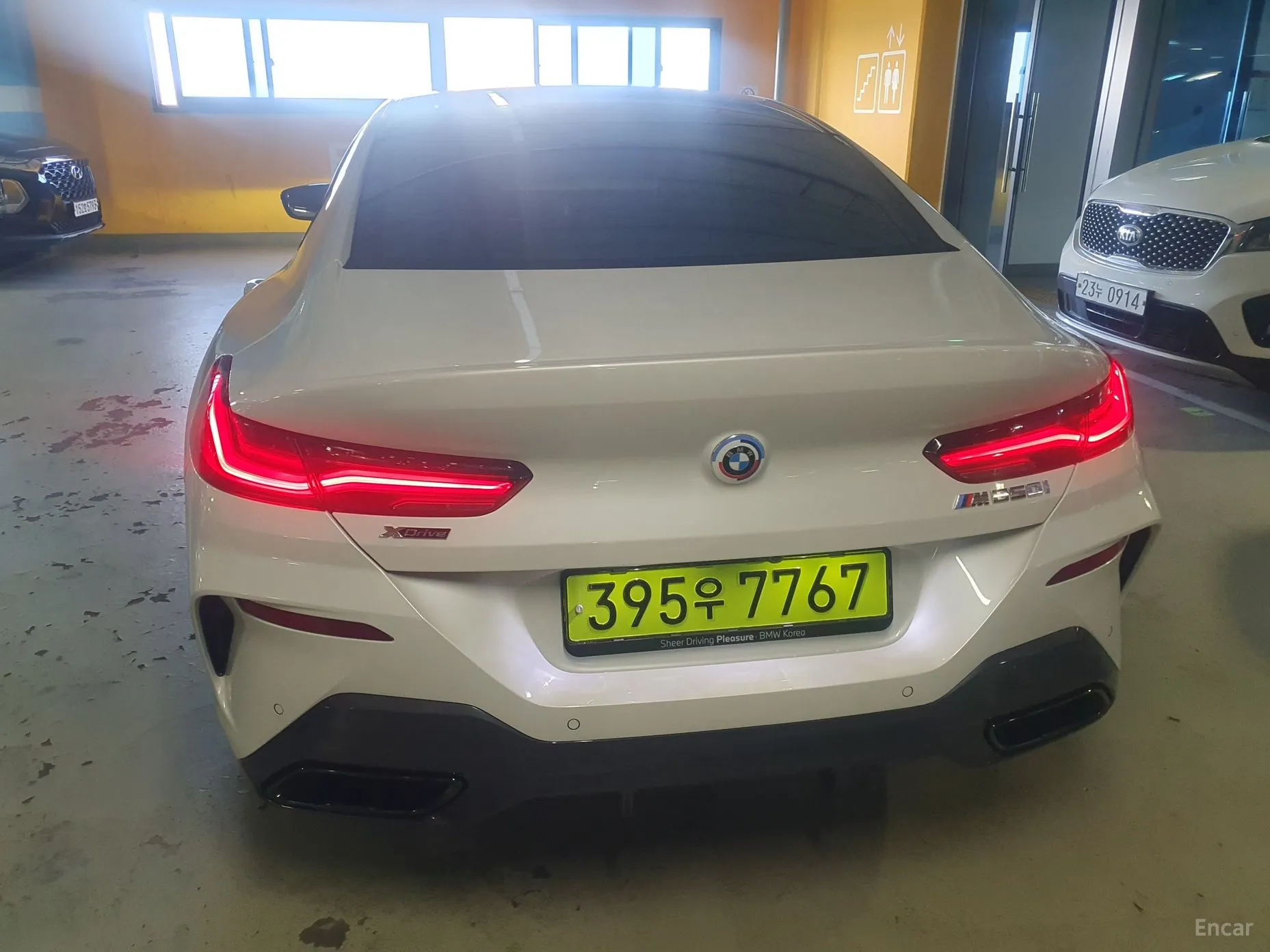 BMW 8-series (G15) превью 3