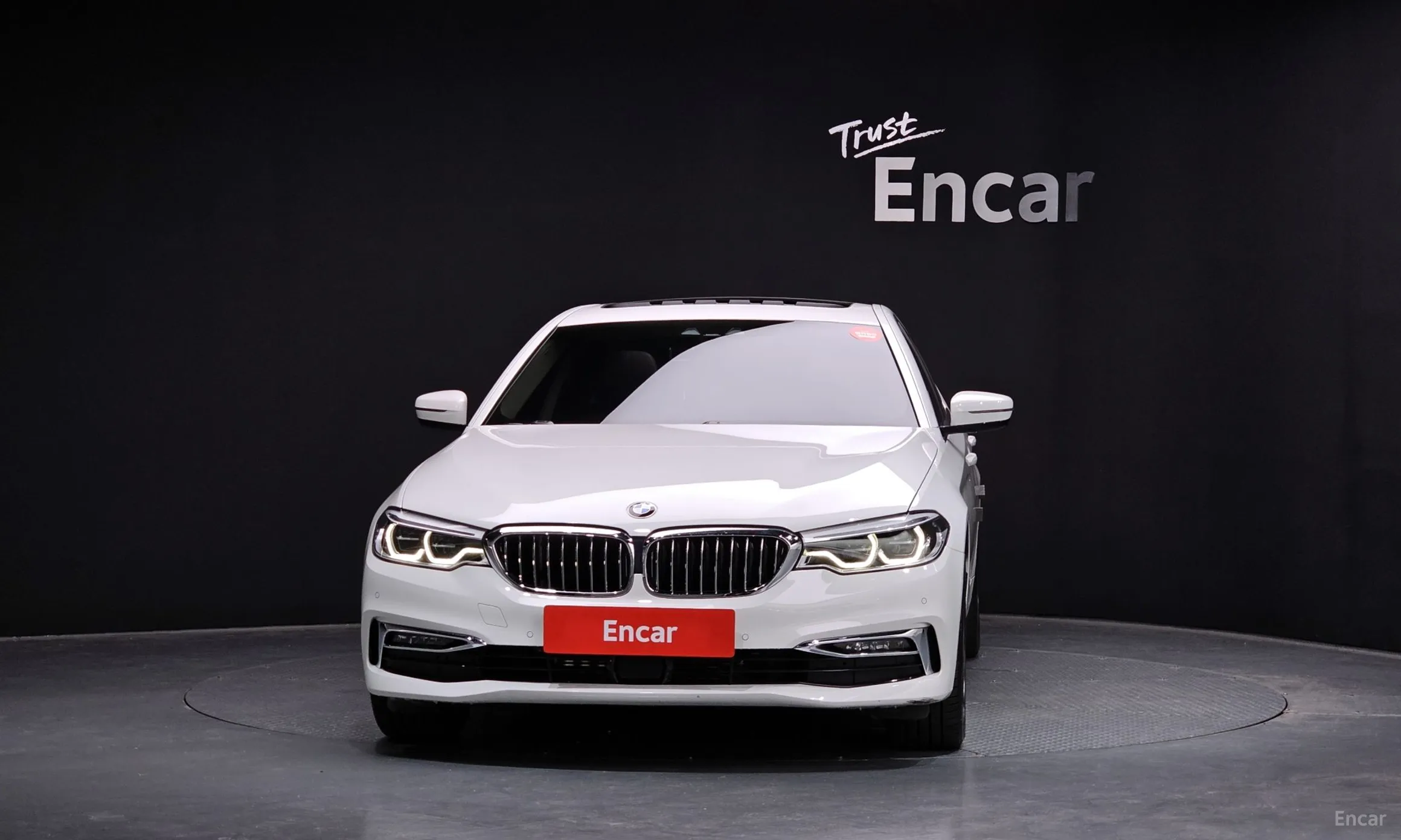 BMW 5 Series (G30) превью 2
