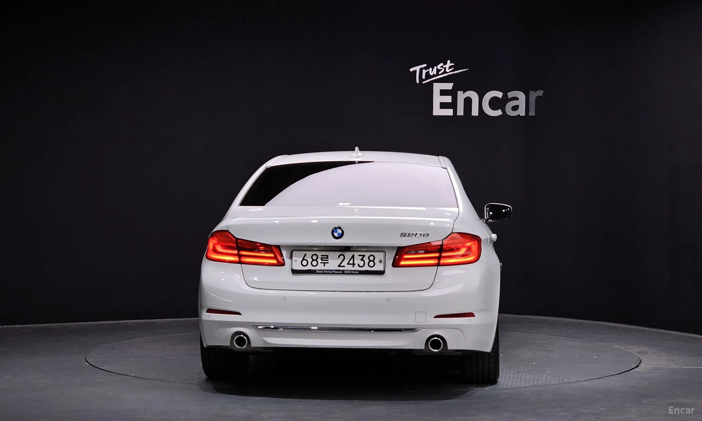 BMW 5 Series (G30) превью 3