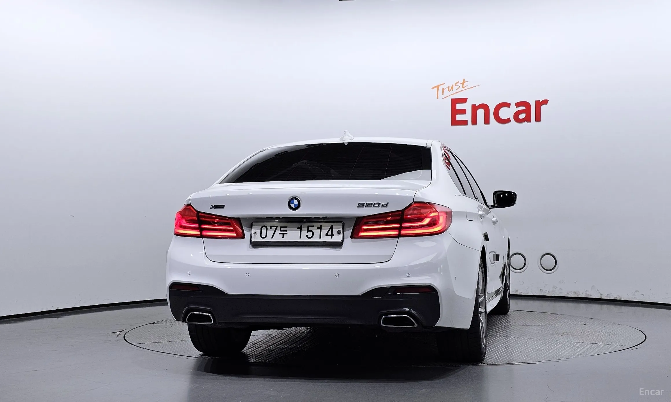 BMW 5 Series (G30) превью 3