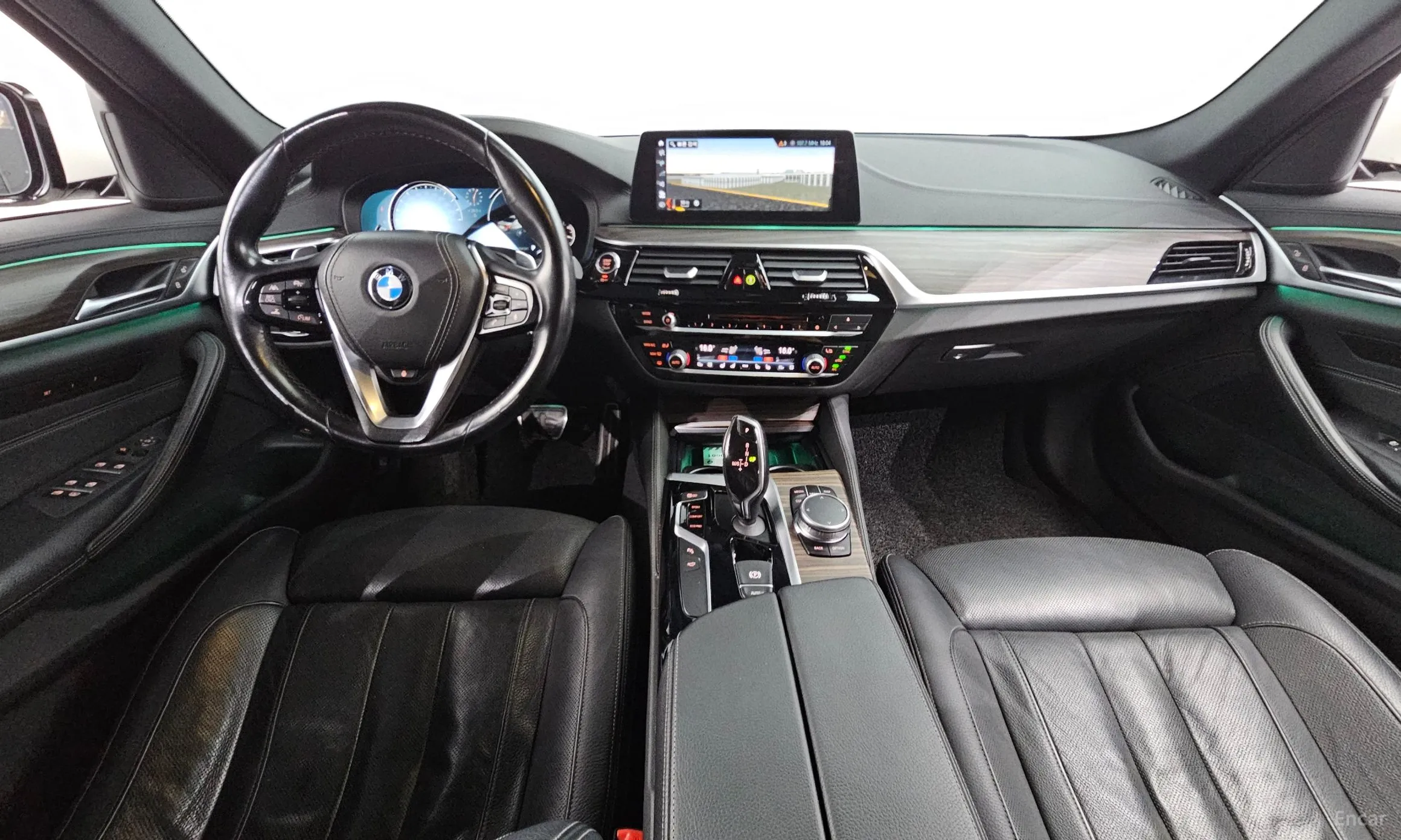 BMW 5 Series (G30) превью 4
