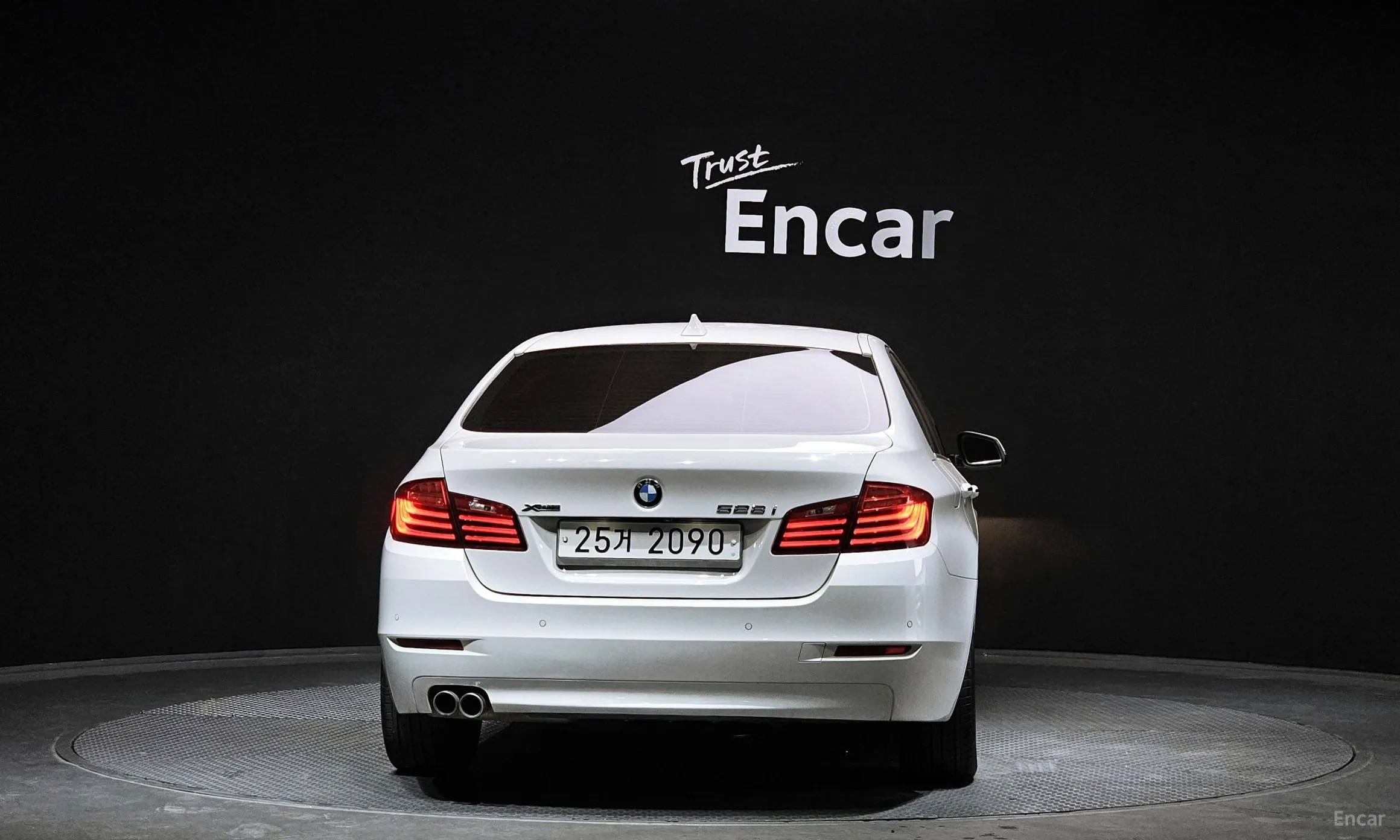 BMW 5 Series (F10) превью 3