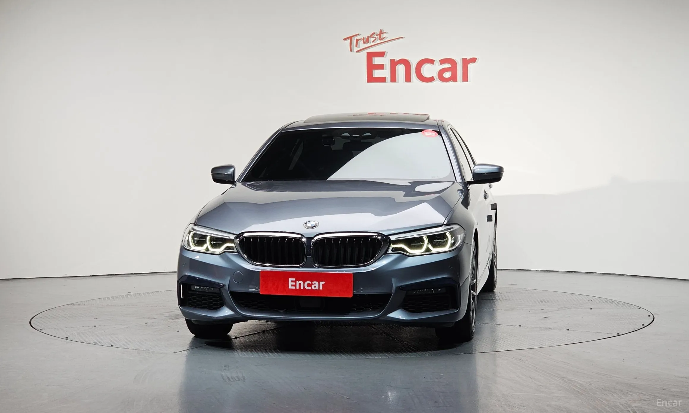 BMW 5 Series (G30) превью 2