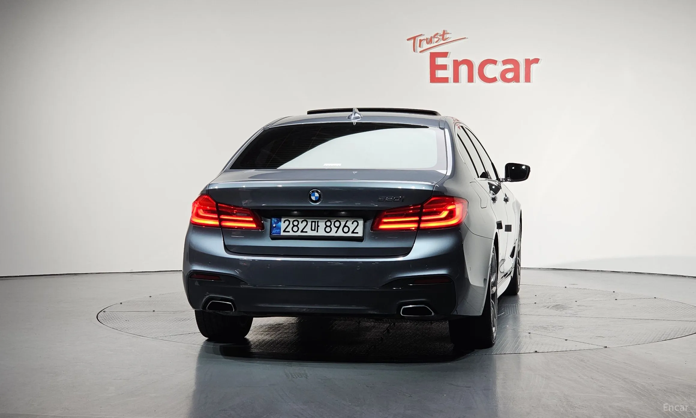 BMW 5 Series (G30) превью 3