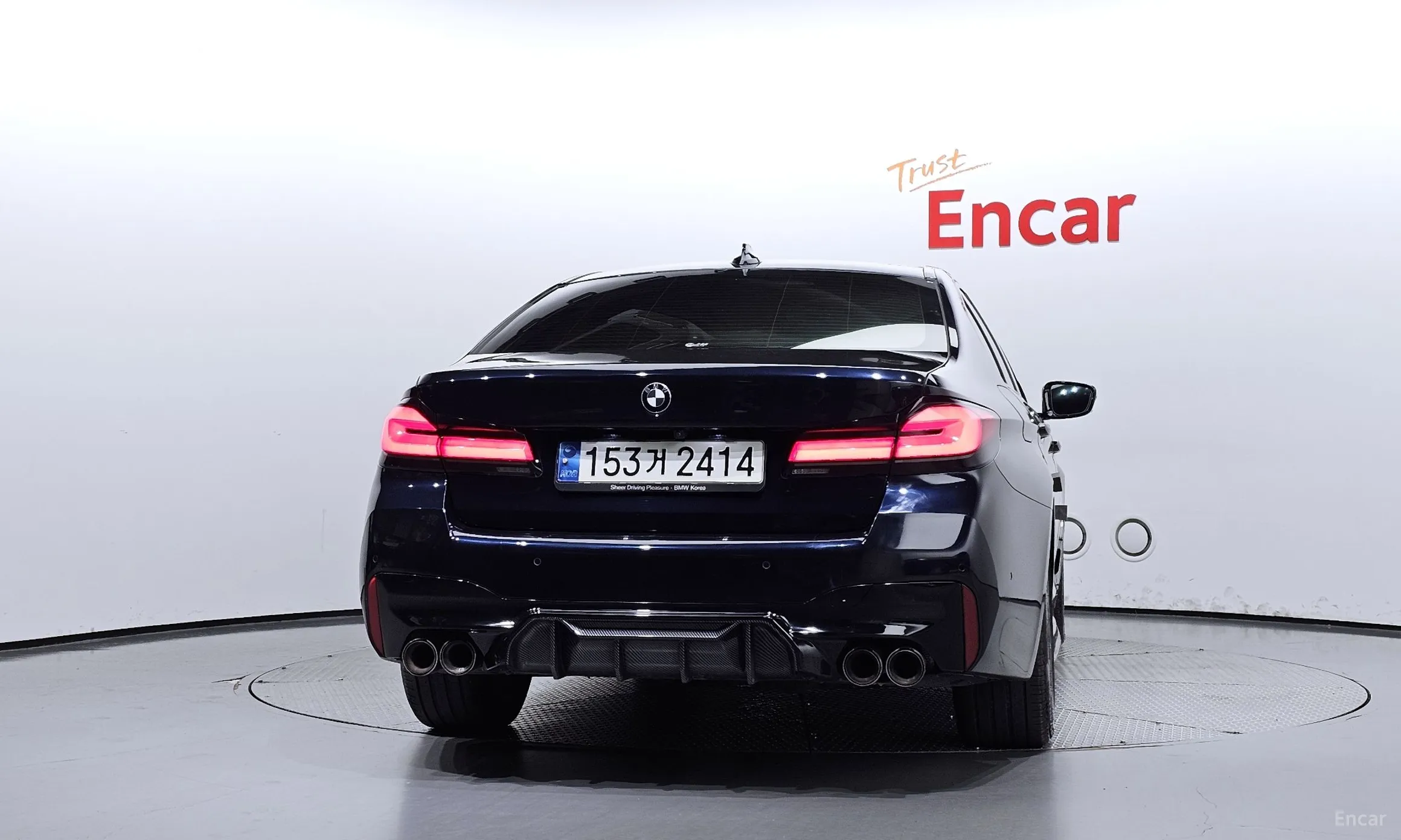 BMW 5 Series (G30) превью 3