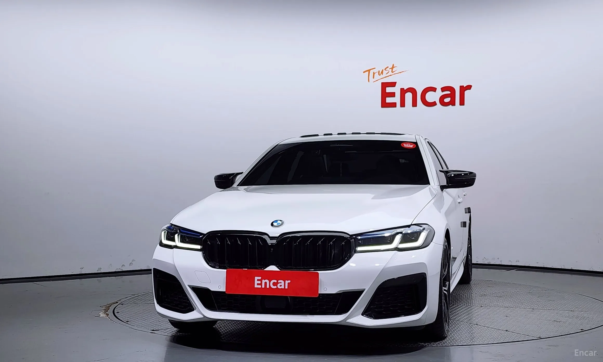 BMW 5 Series (G30) превью 2