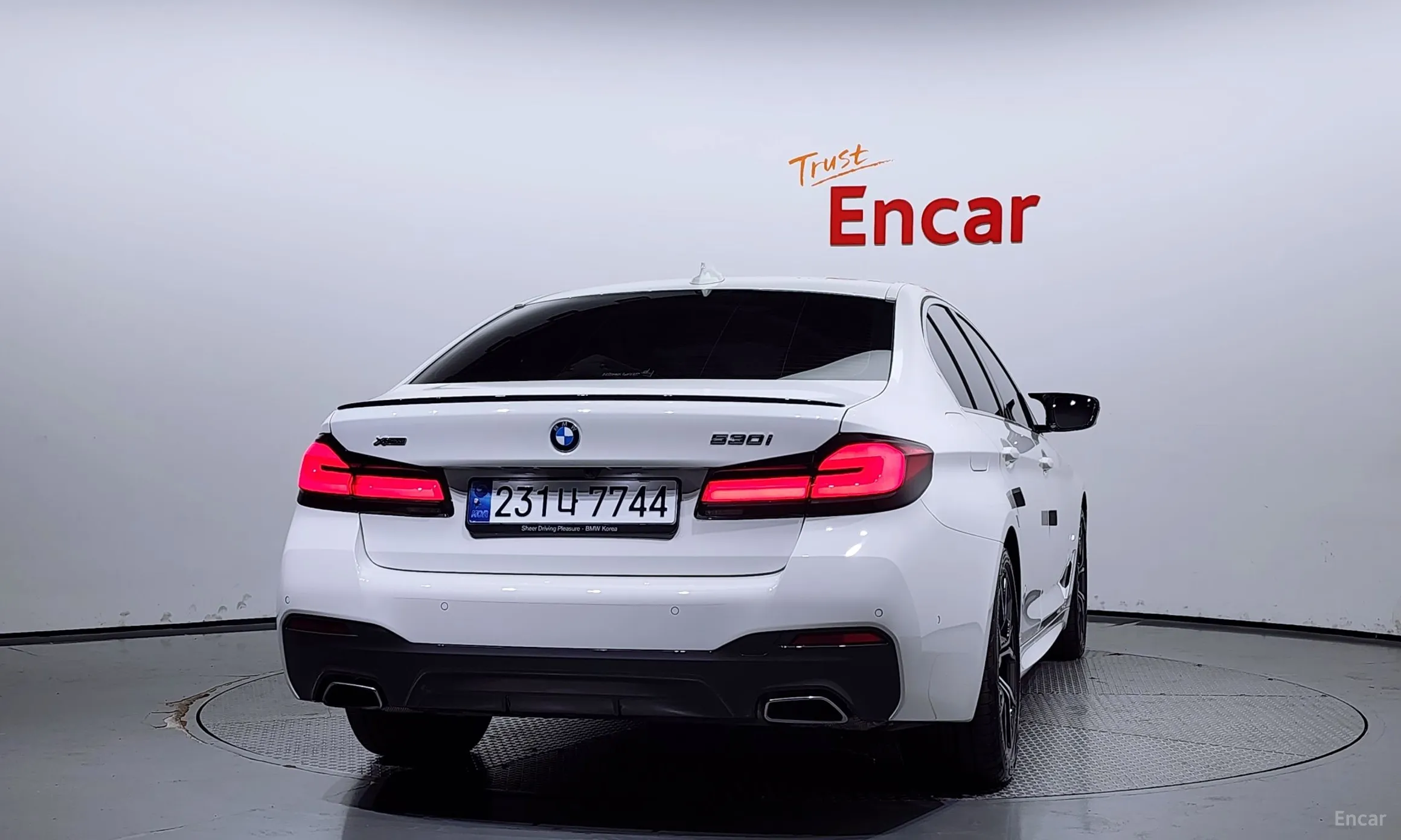 BMW 5 Series (G30) превью 3