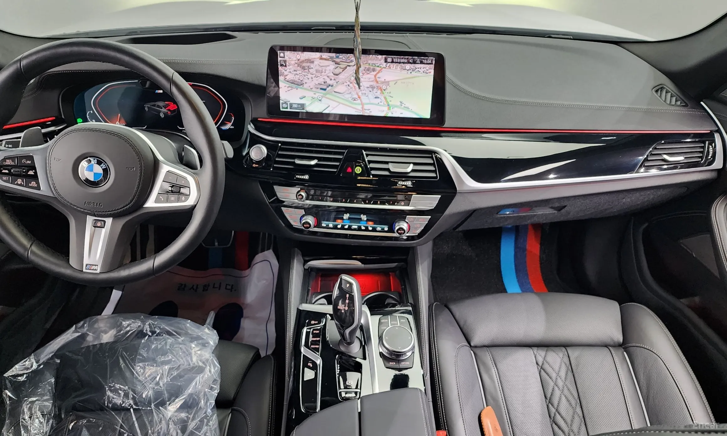BMW 5 Series (G30) превью 4