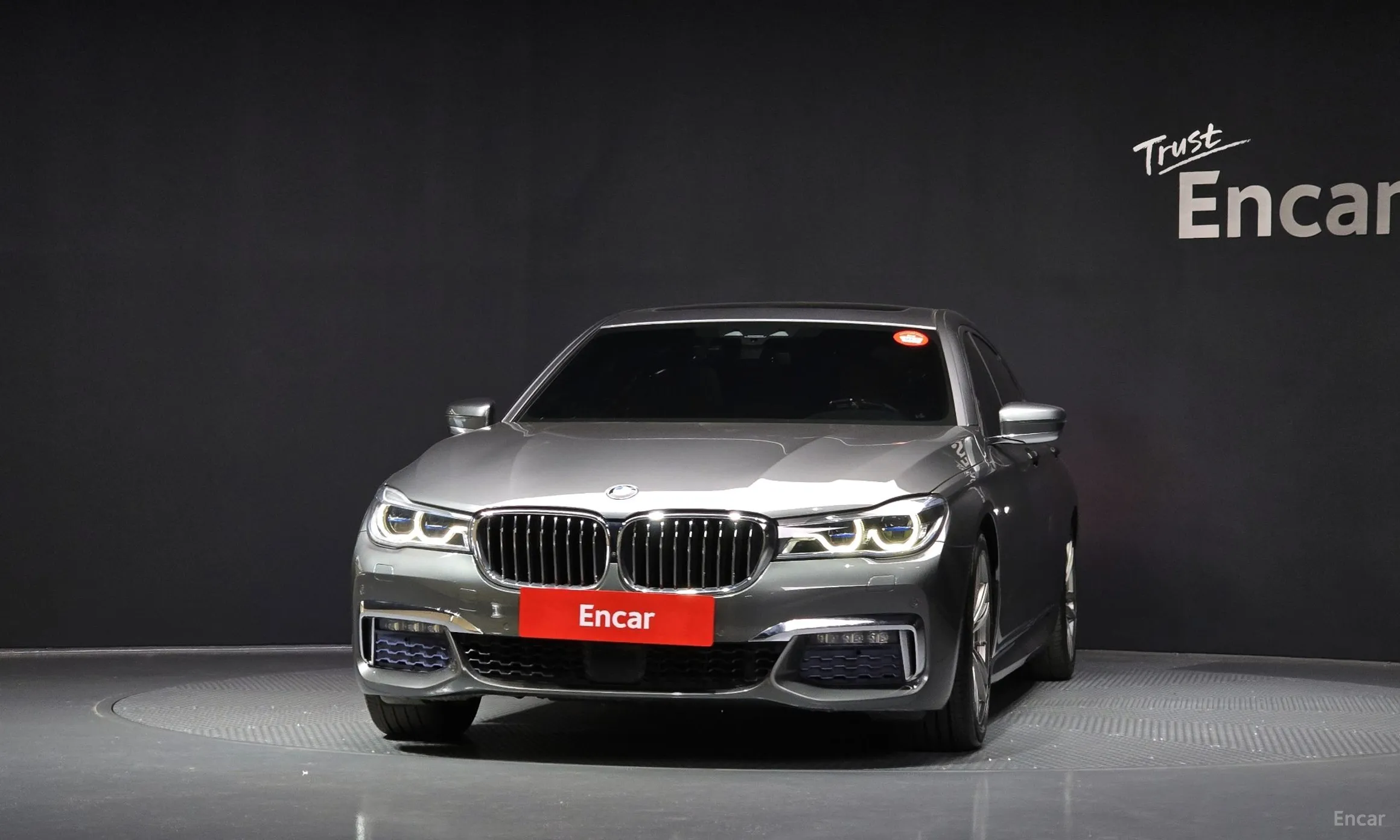 BMW 7 Series (G11) превью 2