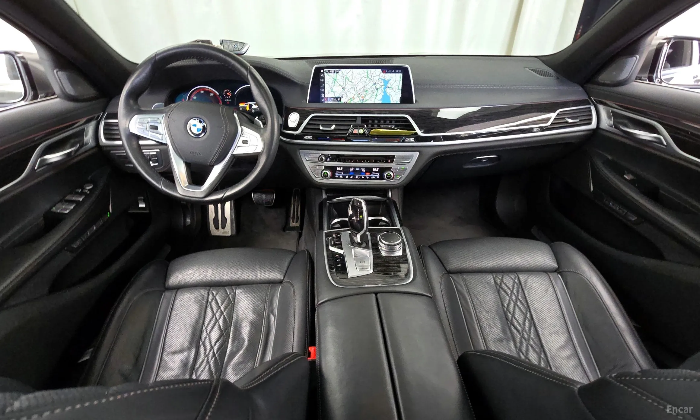 BMW 7 Series (G11) превью 4