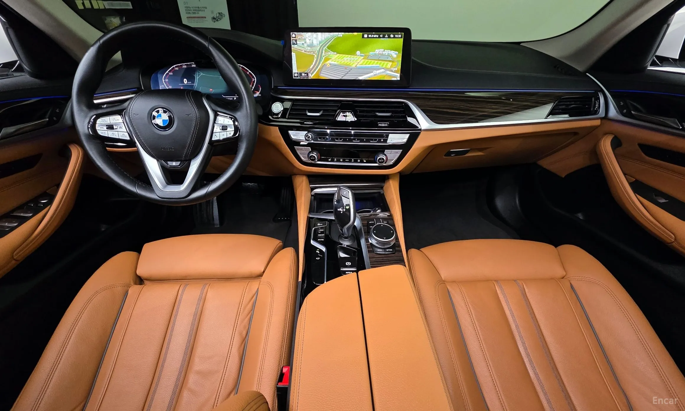 BMW 5 Series (G30) превью 4