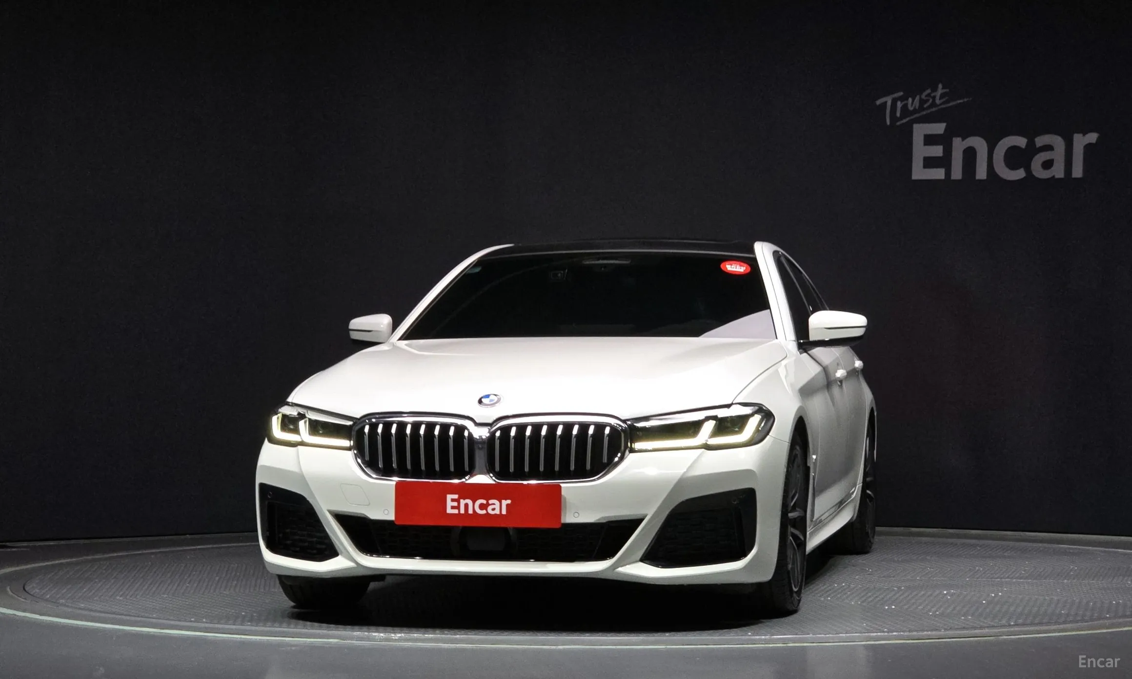 BMW 5 Series (G30) превью 2