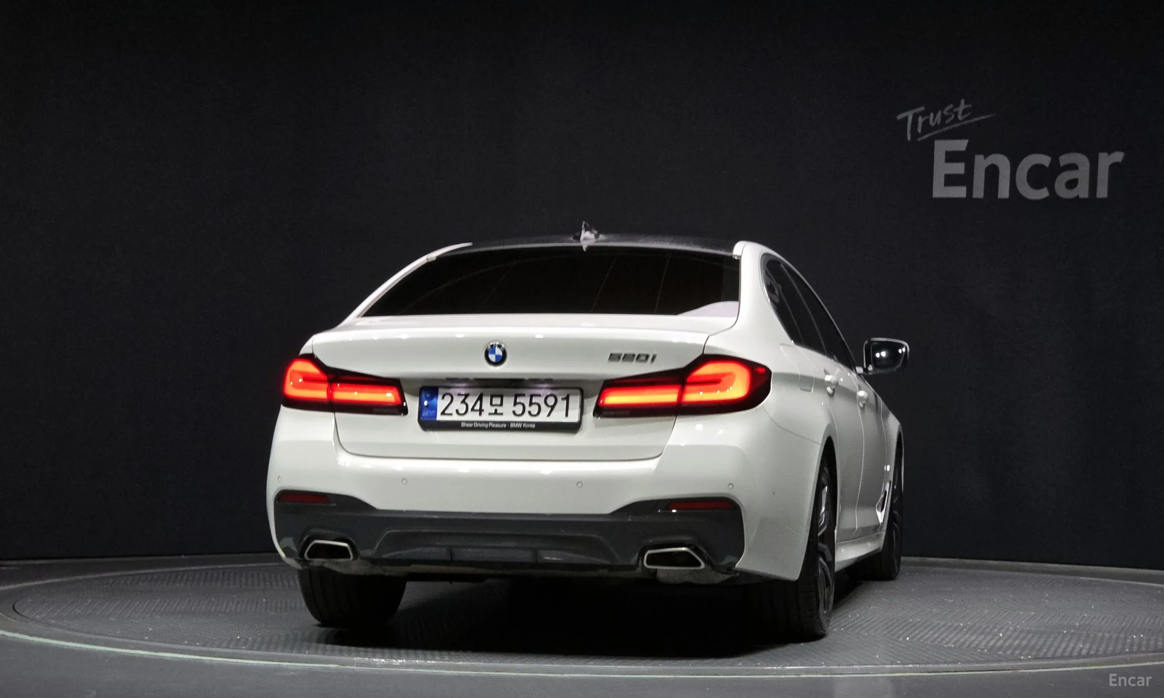 BMW 5 Series (G30) превью 3