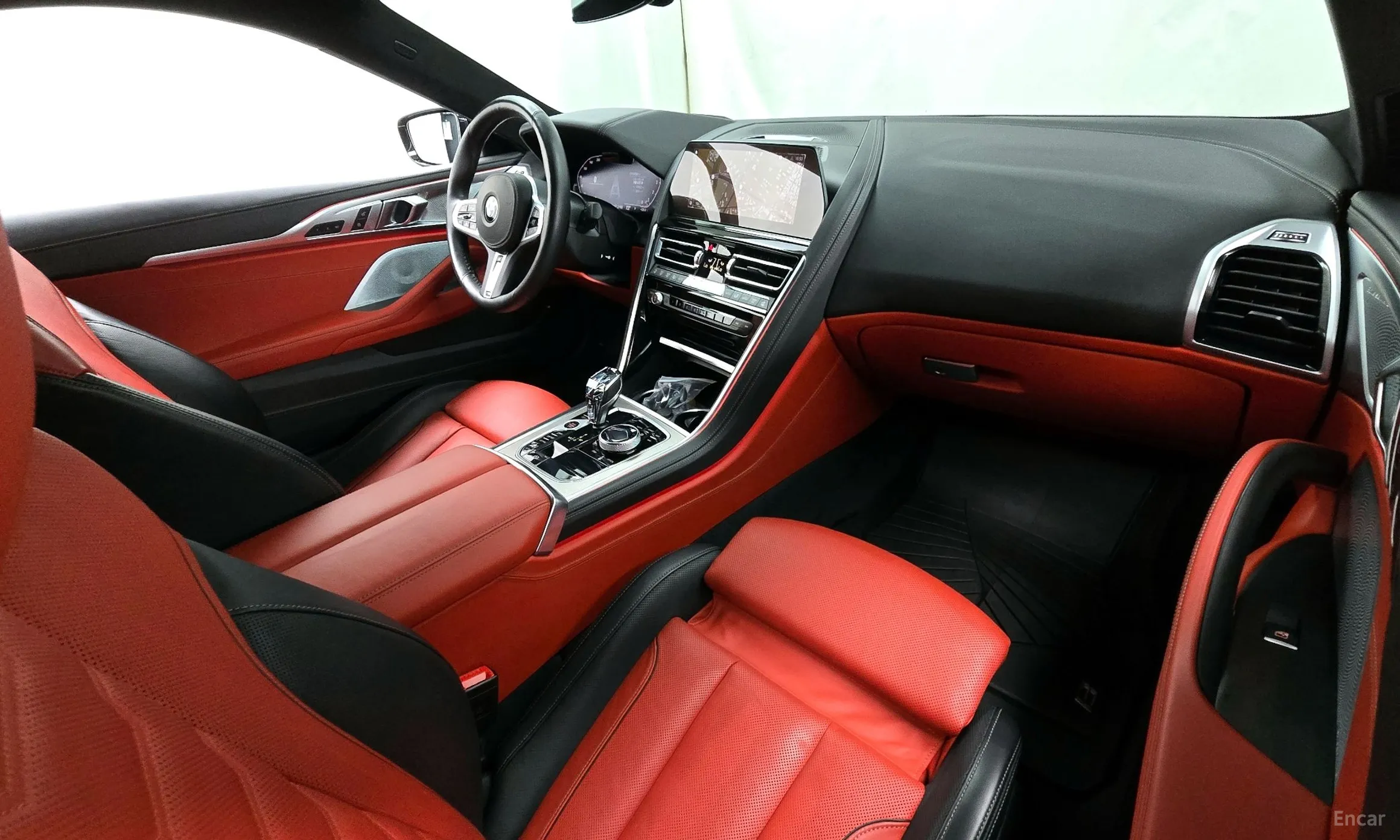 BMW 8-series (G15) превью 4