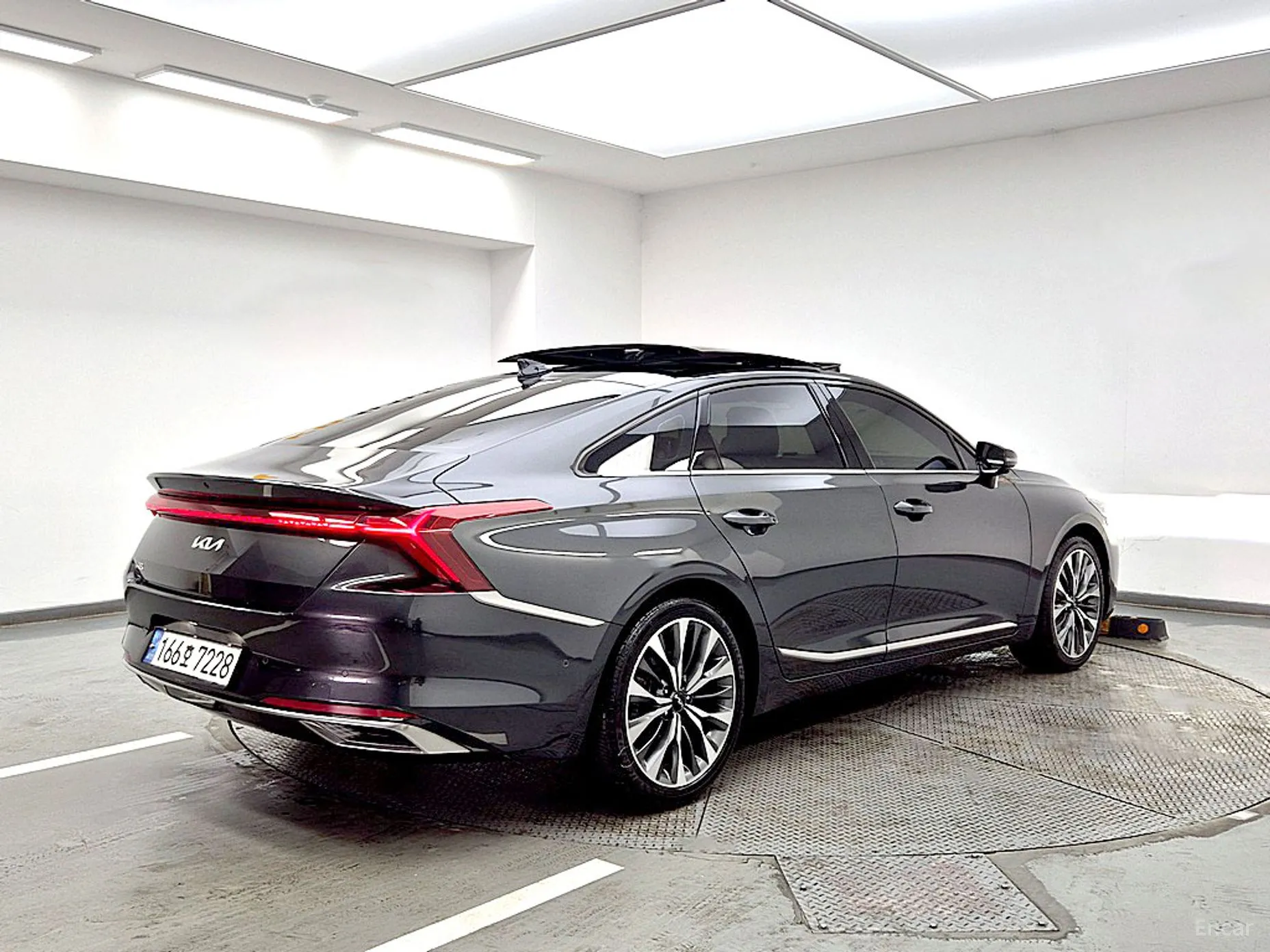 Kia K8
