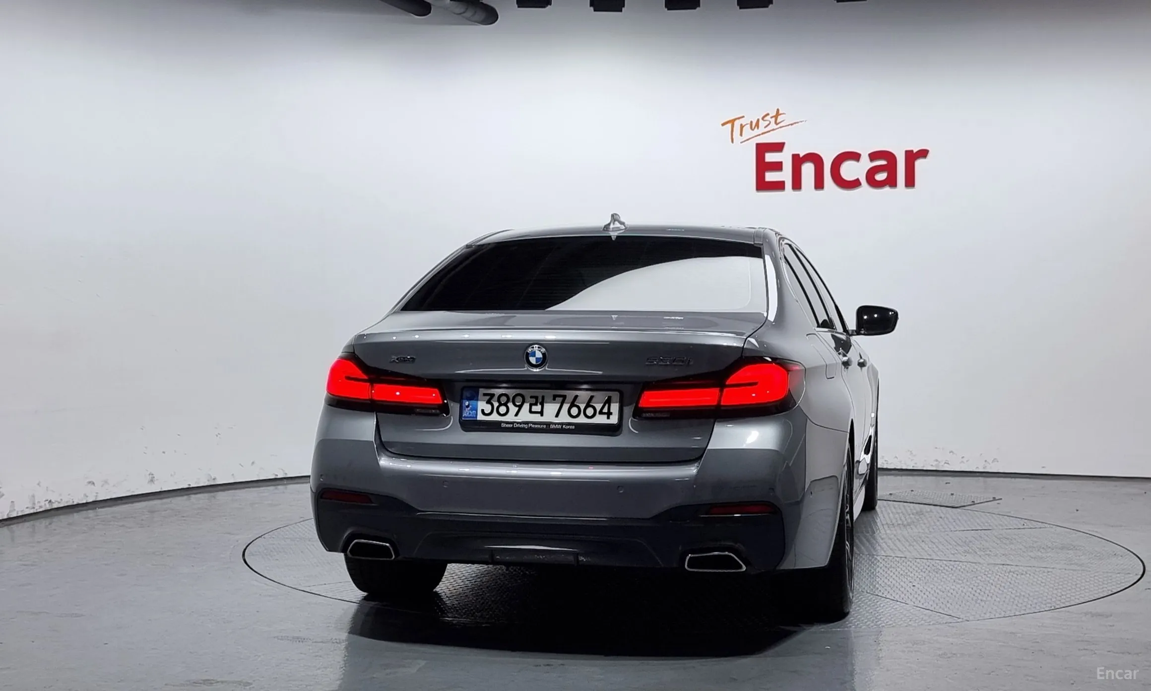 BMW 5 Series (G30) превью 3