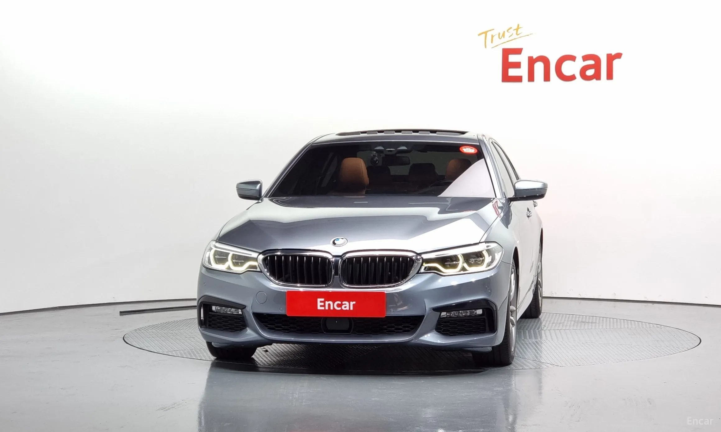BMW 5 Series (G30) превью 2