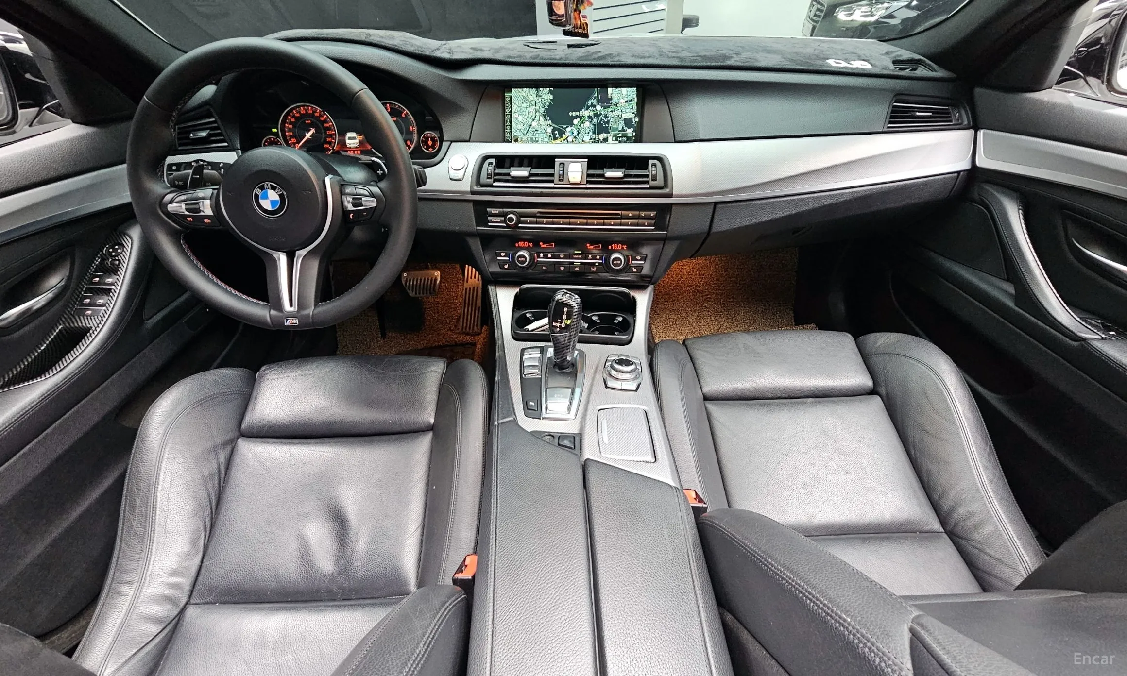 BMW 5 Series (F10) превью 4